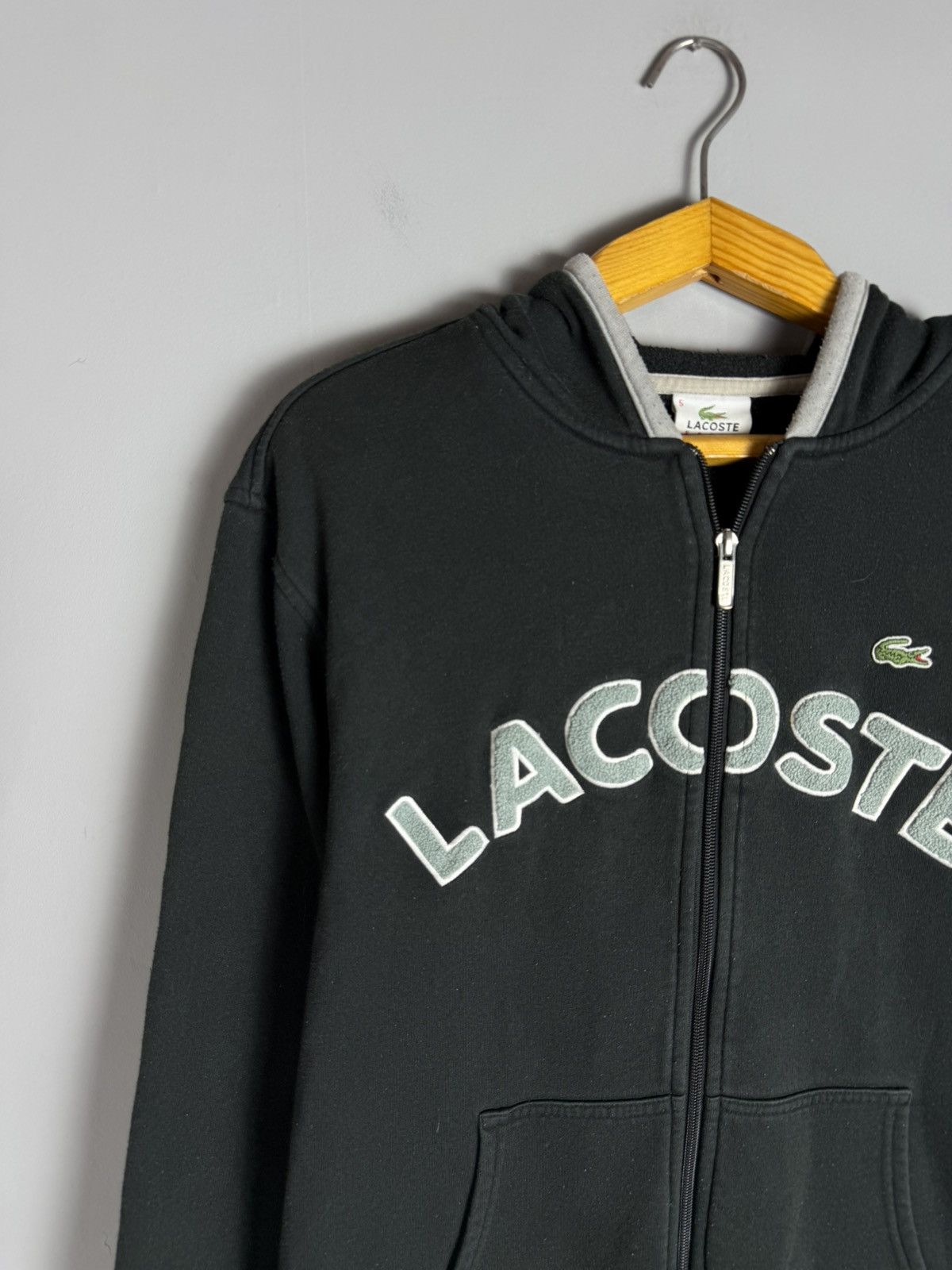 Lacoste Vintage Lacoste Hoodie big logo Size US L / EU 52-54 / 3 - 2 Thumbnail