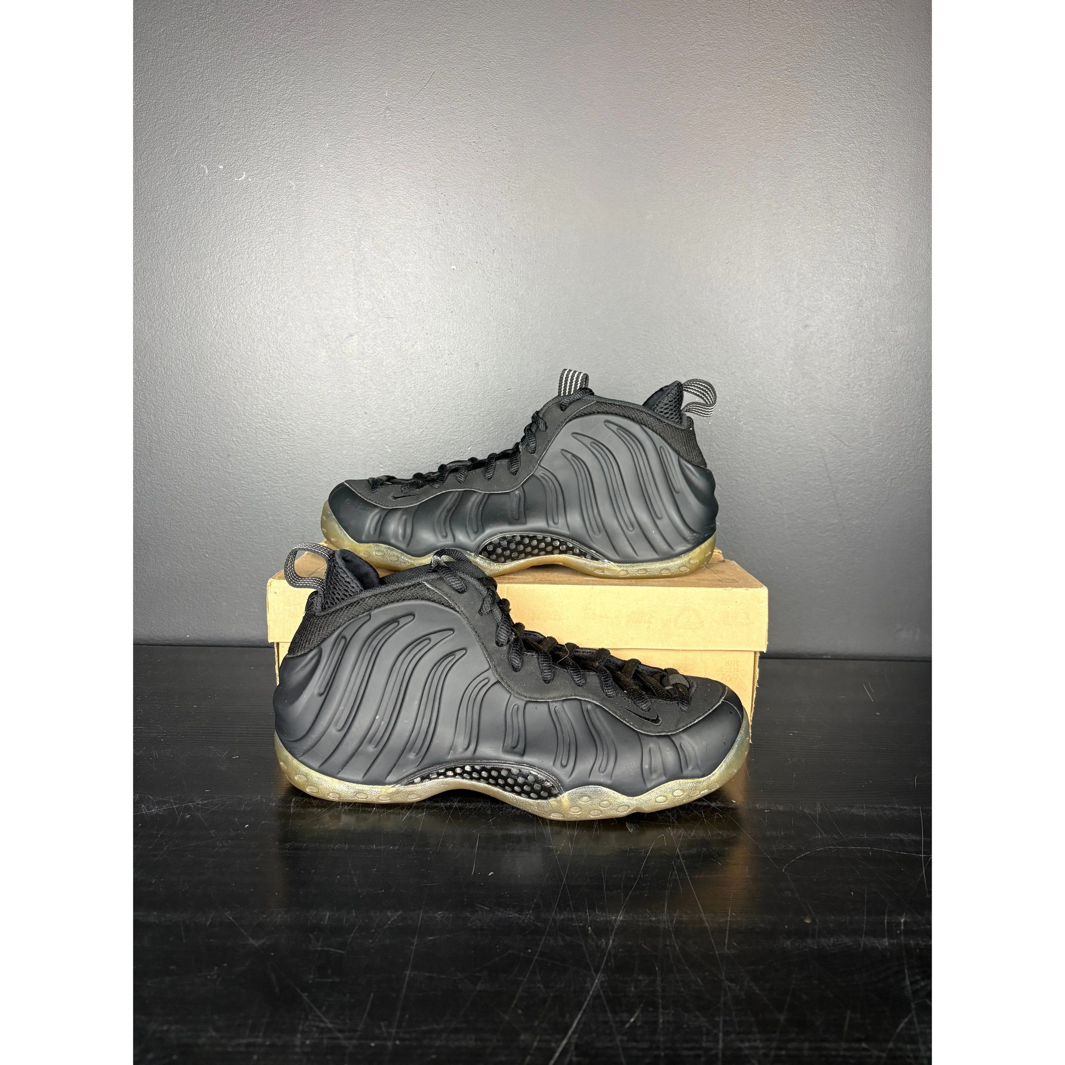 Nike Nike Air Foamposite One "Stealth" **PRE-OWNED** - Size 9 Size US 9 / EU 42 - 1 Thumbnail