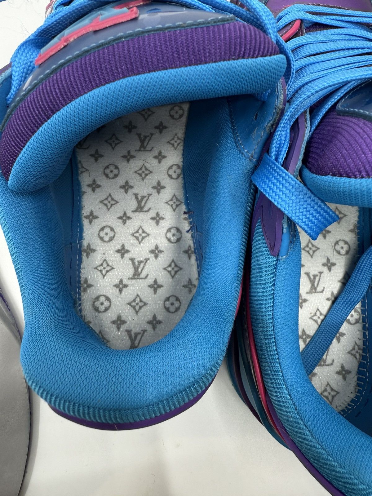 Louis Vuitton Louis Vuitton monogram Trainer Size US 8.5 / EU 41-42 - 9 Thumbnail