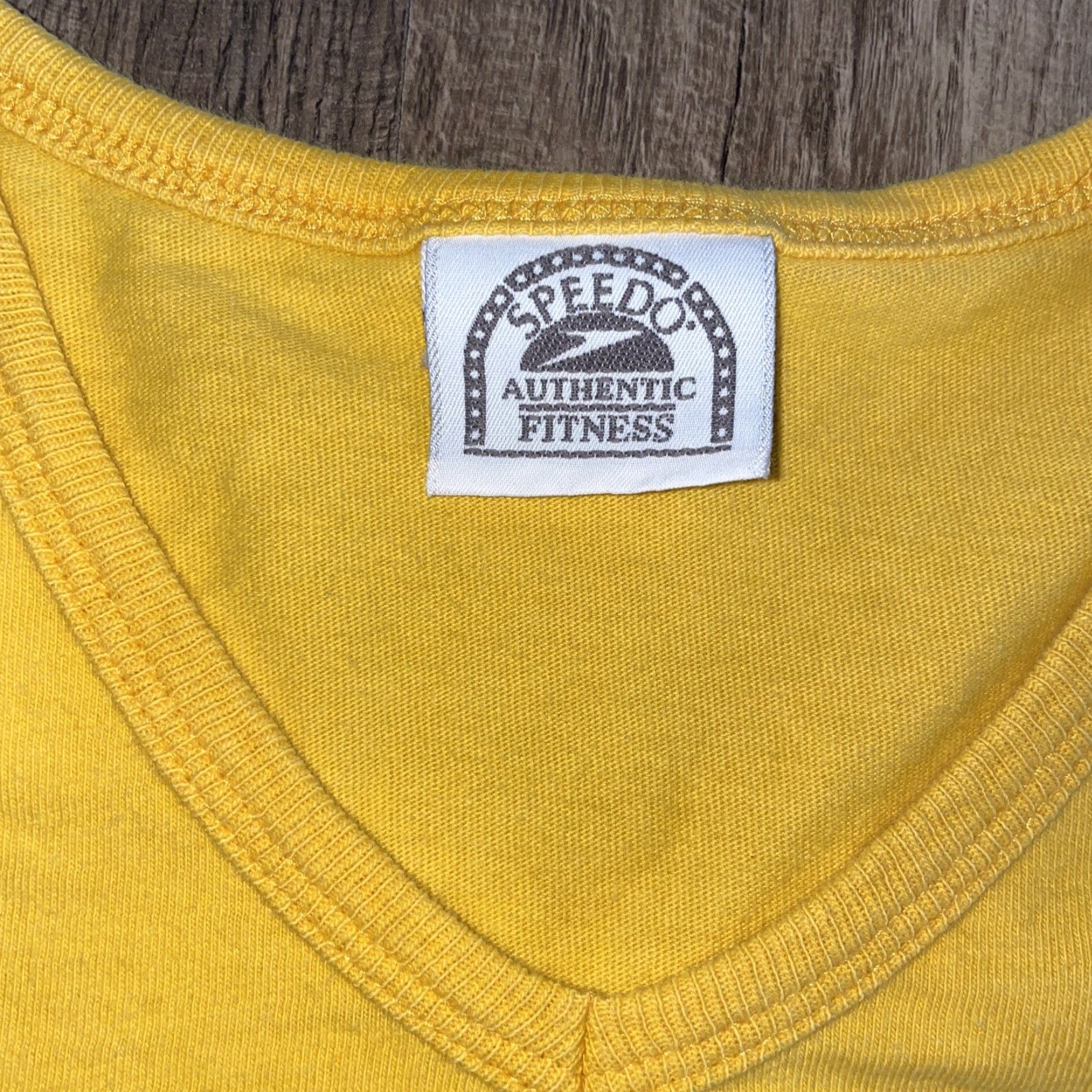 Speedo VINTAGE Speedo Women Shirt Womens V-Neck T-Shirt Yellow M Adult Modern/Basic Size M / US 6-8 / IT 42-44 - 3 Thumbnail