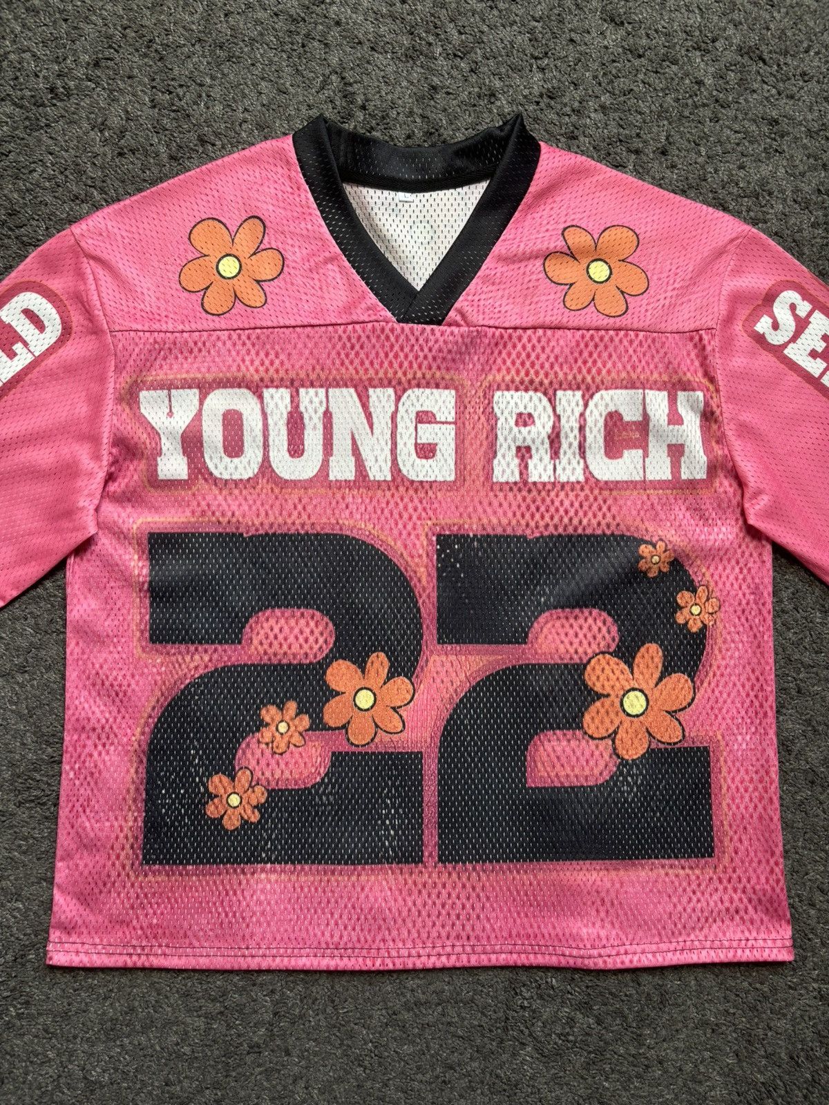 Japanese Brand Vintage Young Rich 22 flowers pink black football jersey Size US L / EU 52-54 / 3 - 4 Thumbnail