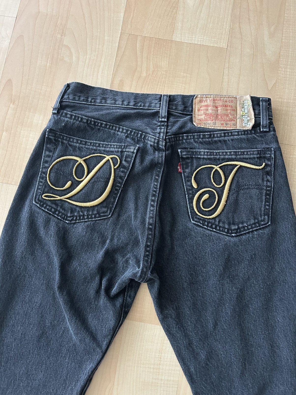 DENIM TEARS × Levi's Denim Tears Metallic Gold Script DT 501 Jeans Size US 30 / EU 46 - 3 Thumbnail