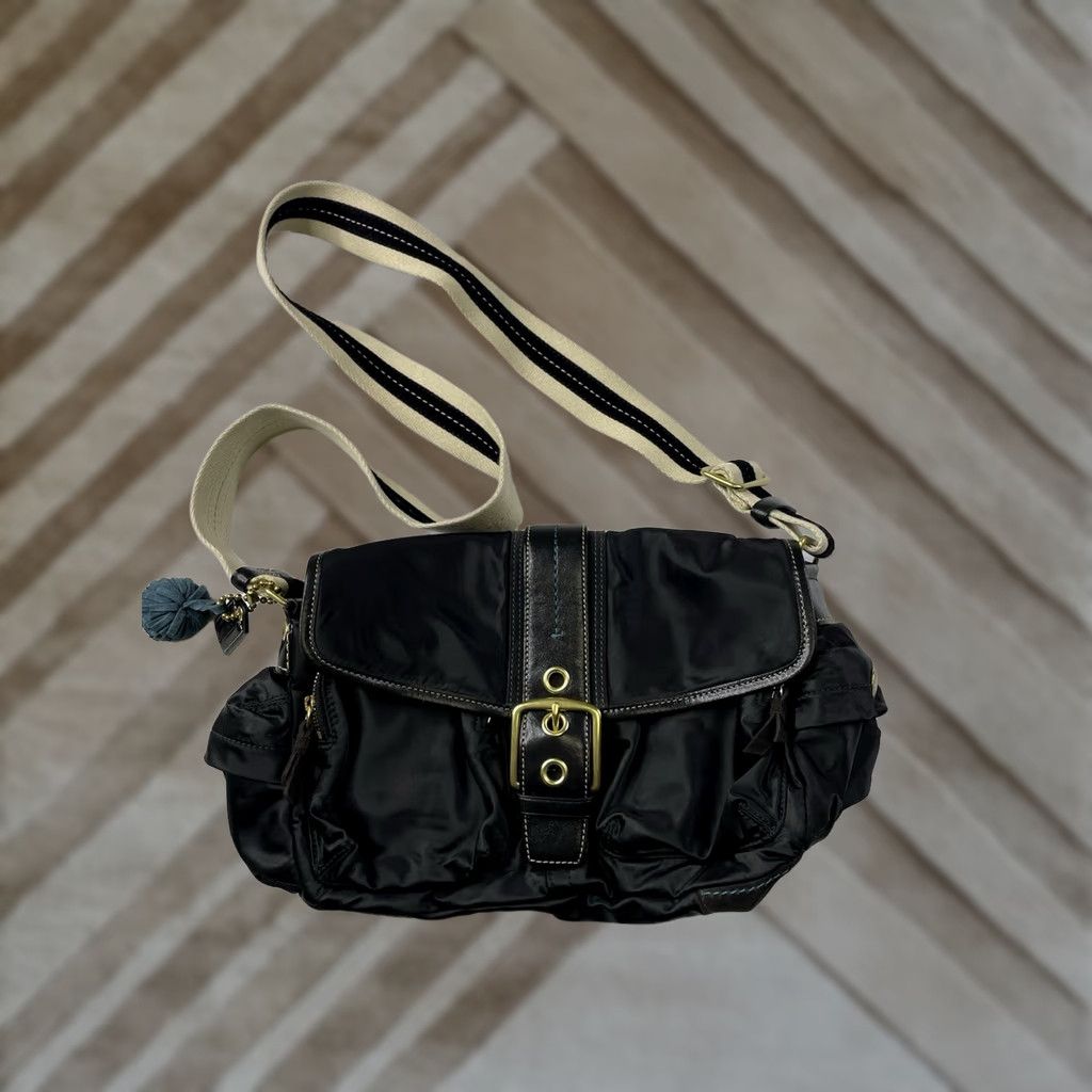 Coach VINTAGE Coach Shoulder Bag Black Teal Leather Nylon Zip Flap Canvas Medium Women Size ONE SIZE - 1 Thumbnail