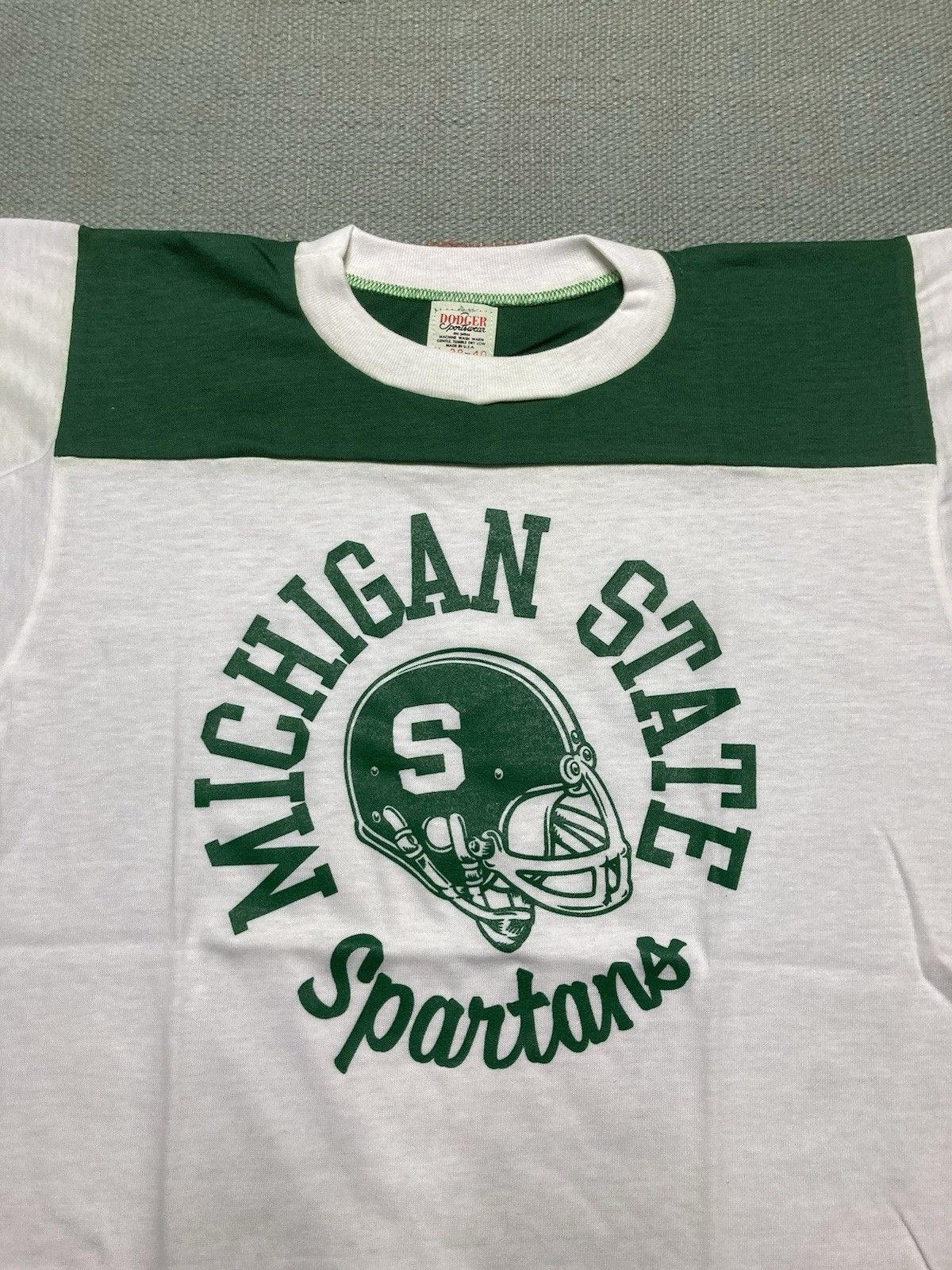 Vintage 70s graphic t shirt Michigan state university MSU football M Size US M / EU 48-50 / 2 - 4 Thumbnail