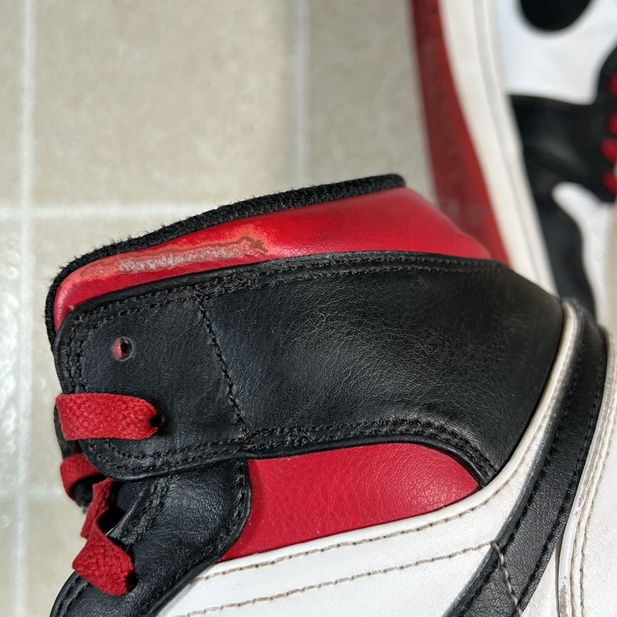 Jordan Brand Jordan Air Jordan 1 Mid Gym Red Black White Leather Mid Top Size US 10.5 / EU 43-44 - 9 Thumbnail