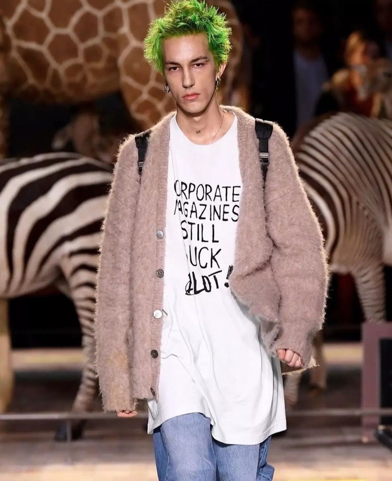 Vetements Vetements FW19 Corporate Magazines Kurt Cobain Shirt Size US M / EU 48-50 / 2 - 1 Thumbnail