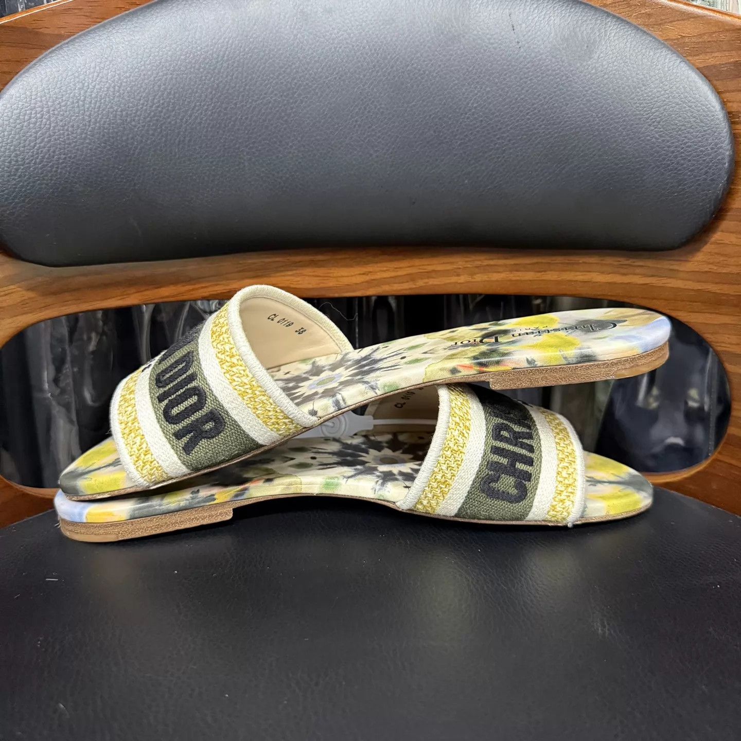 Dior Dior Dway Slipper Slip-On 38 Excellent Condition Size US 7.5 / IT 37.5 - 7 Thumbnail