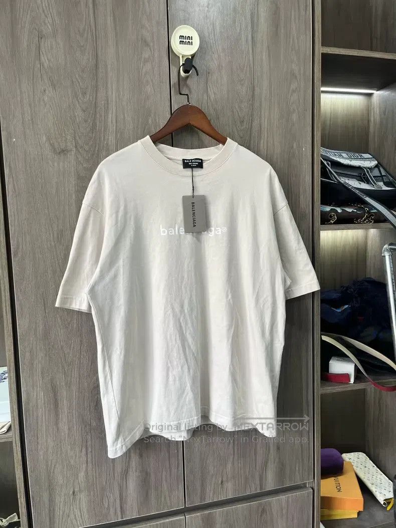 Balenciaga Balenciaga Off-white Mailbox Short Sleeve Size US L / EU 52-54 / 3 - 2 Thumbnail