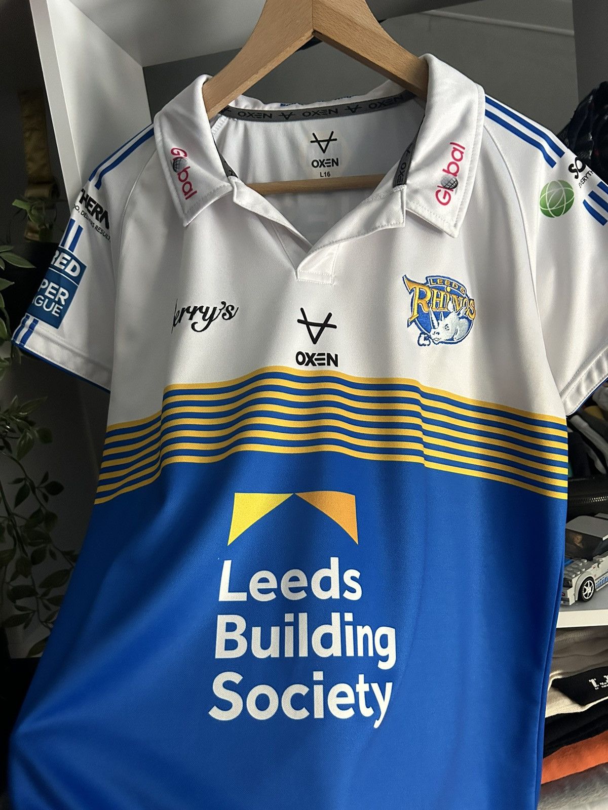 Vintage LEEDS RHINOS 2021 rugby jersey shirt Size US M / EU 48-50 / 2 - 3 Thumbnail