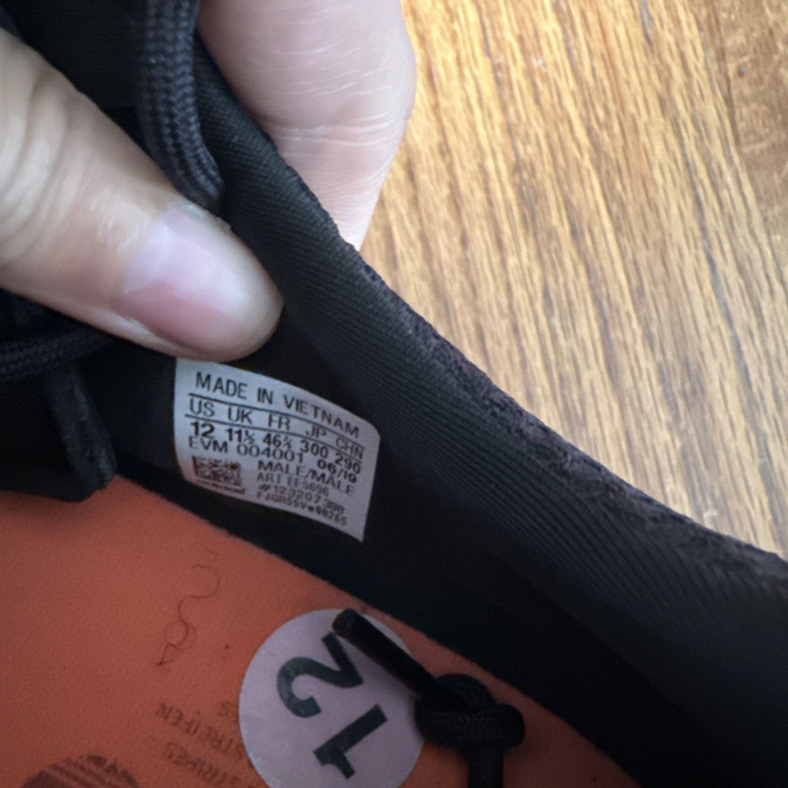 Adidas Size 12 Adidas Ozweego Black Orange Green-EE5696 Size US 12 / EU 45 - 10 Thumbnail