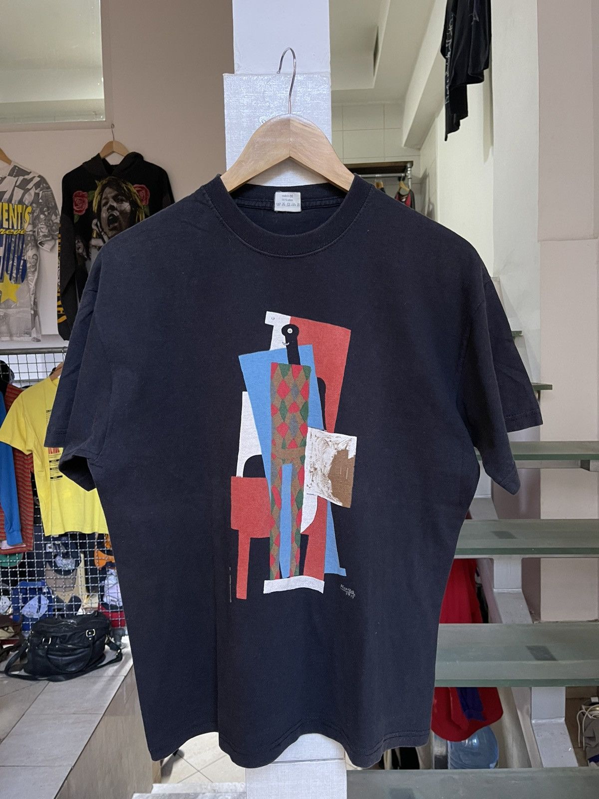 Vintage Vintage Pablo Picasso Harlequin Art t shirt Size US M / EU 48-50 / 2 - 1 Thumbnail