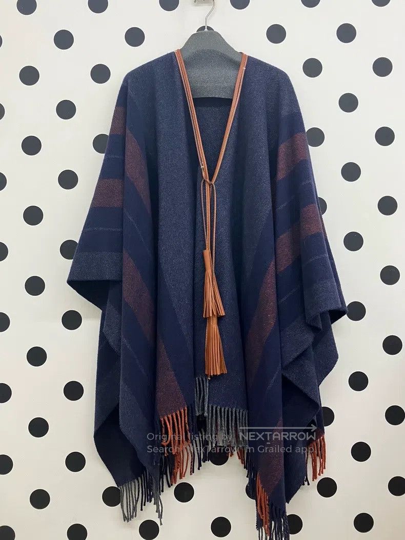Hermes Hermes size 135×165 cm Dark Blue Wool Cloak Shawl Size M / US 6-8 / IT 42-44 - 1 Thumbnail