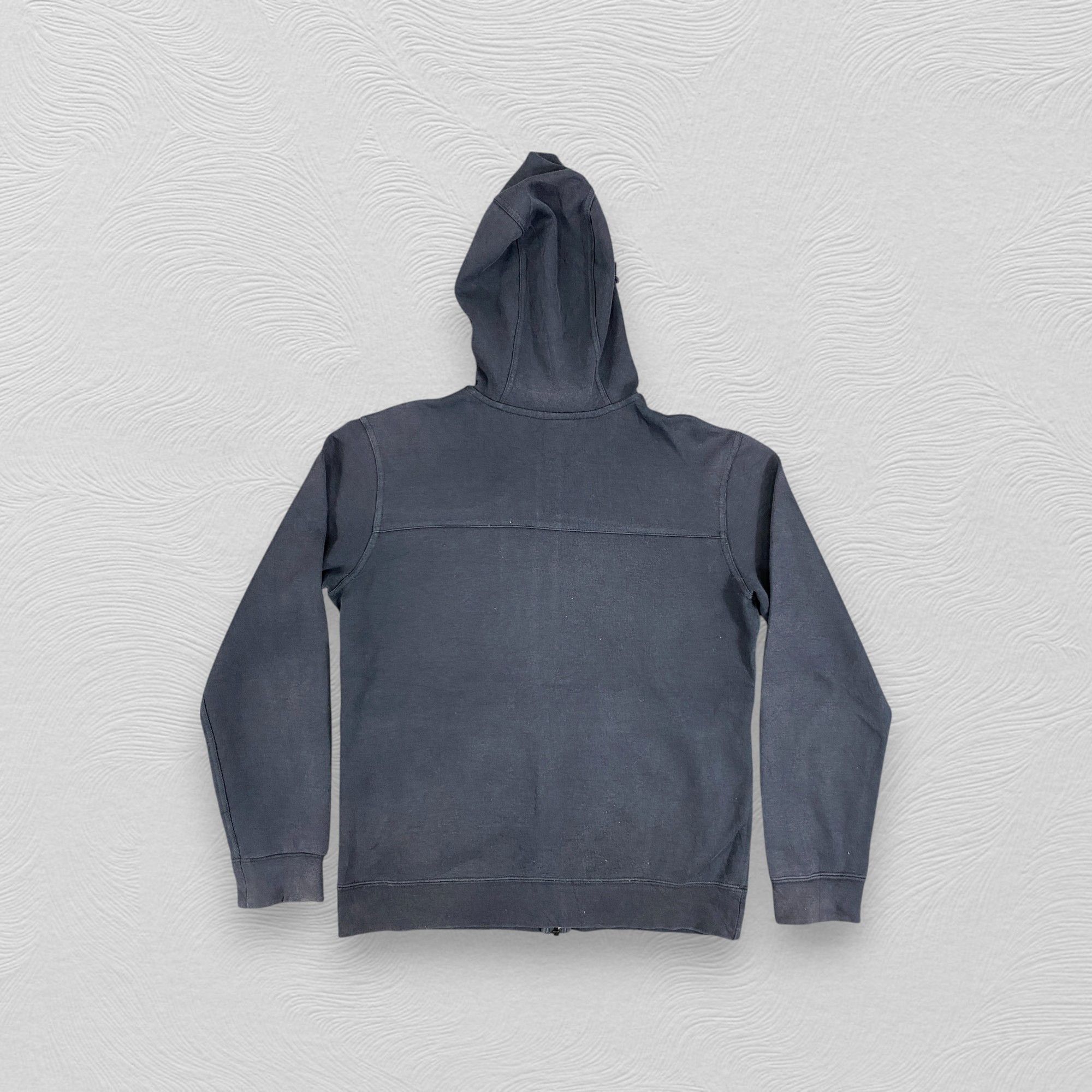 Nike Vintage nike Small Logo Zipper Hoodie Faded - SW095 Size US M / EU 48-50 / 2 - 3 Thumbnail