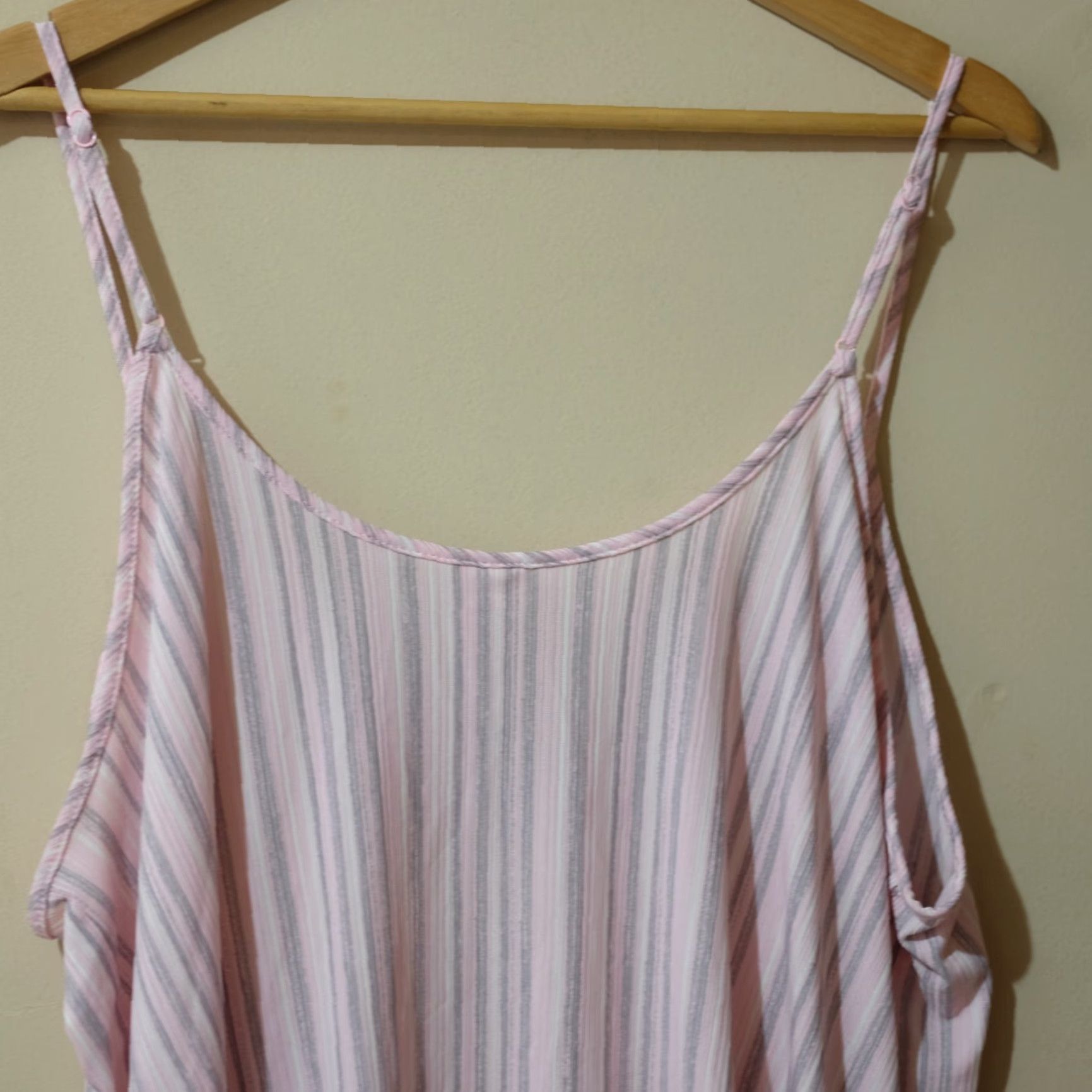 Vintage **Secret Treasures Pink Women's 2X Tank Shorts Lounge Pajama Set** User: **Secret Treasures Pink Women's 2X Tank & Shorts Lounge Set** Size 40" / US 18 - 7 Thumbnail