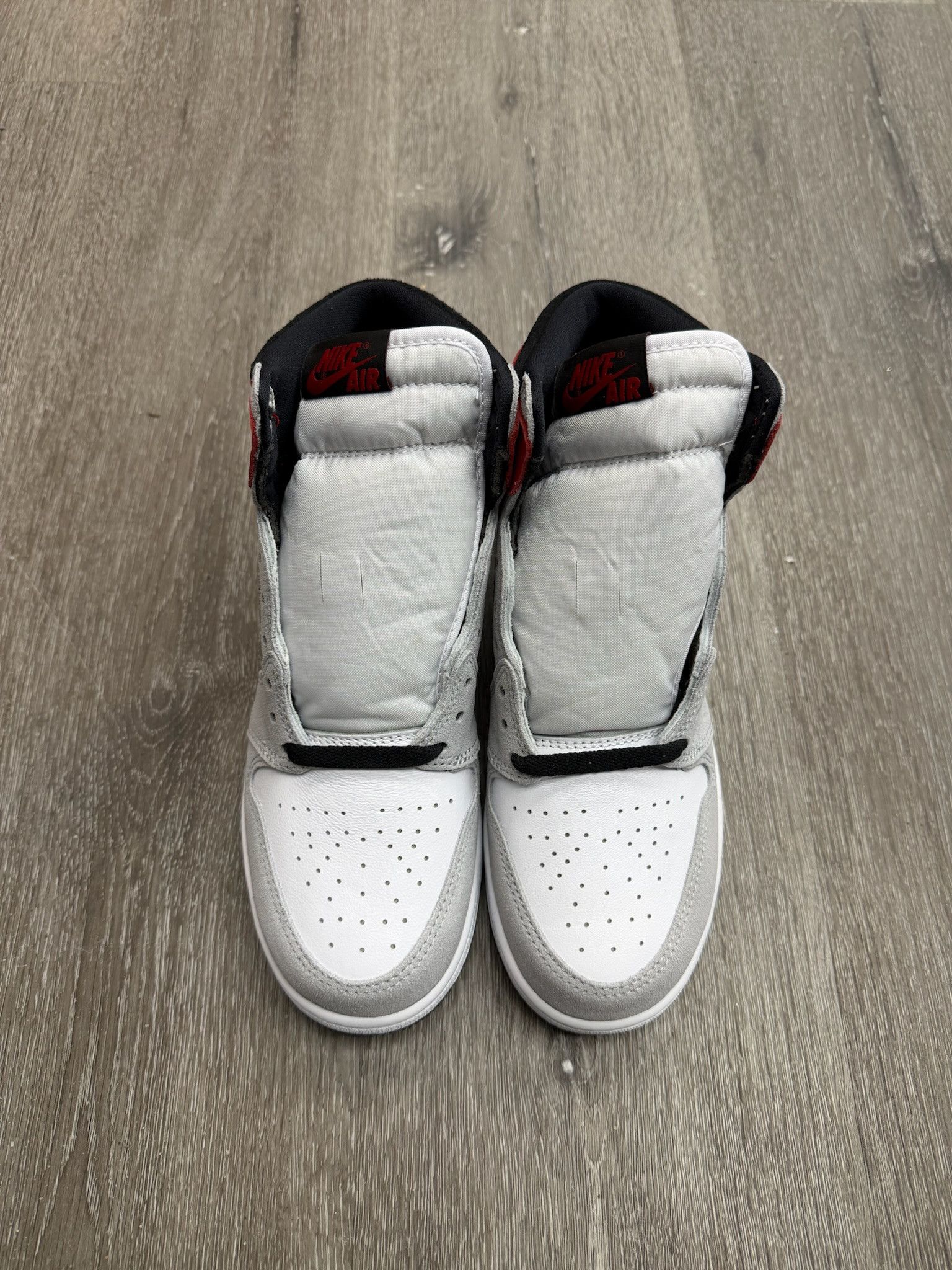 Jordan Brand Air Jordan 1 Retro High "Light Smoke Grey" (GS) - Size 6.5 Size US 6.5 / EU 39-40 - 3 Thumbnail