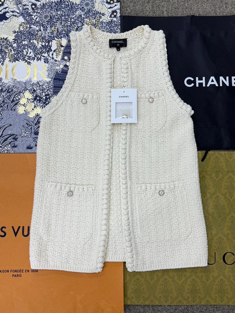 Chanel chanel White knitted vest jacket Size XXS / US 00 / IT 34 - 1 Thumbnail