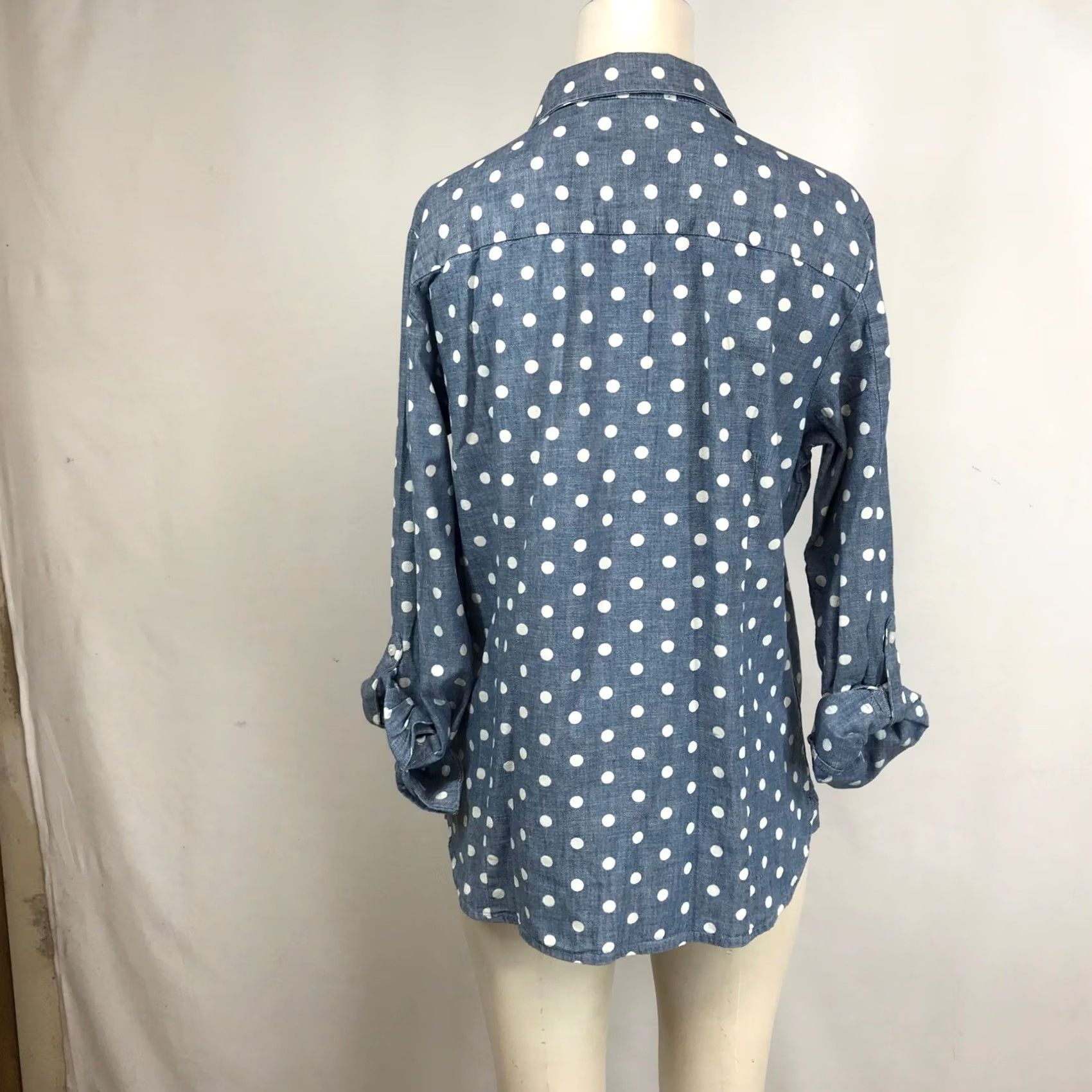 Tommy Hilfiger VINTAGE Tommy Hilfiger Woman Blue White Polka Dot Long Sleeve Button-Up Shirt M Size M / US 6-8 / IT 42-44 - 5 Thumbnail