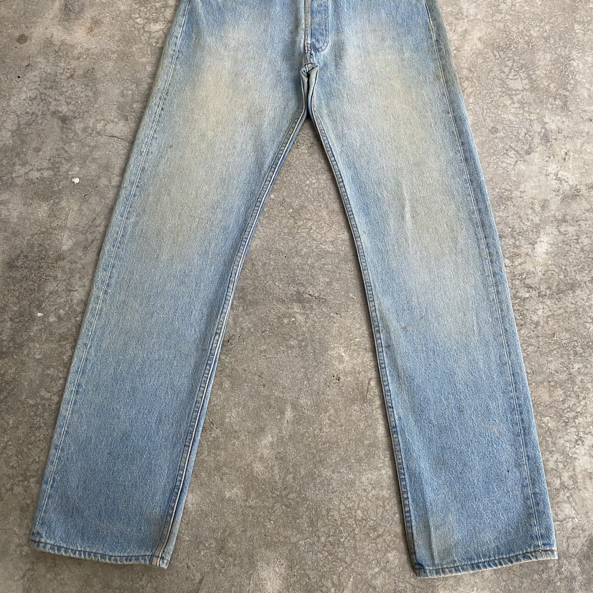 Levi's Size 30x32 Vintage 1991 Levis 501 Light Blue Dirty Jeans Size US 30 / EU 46 - 4 Thumbnail