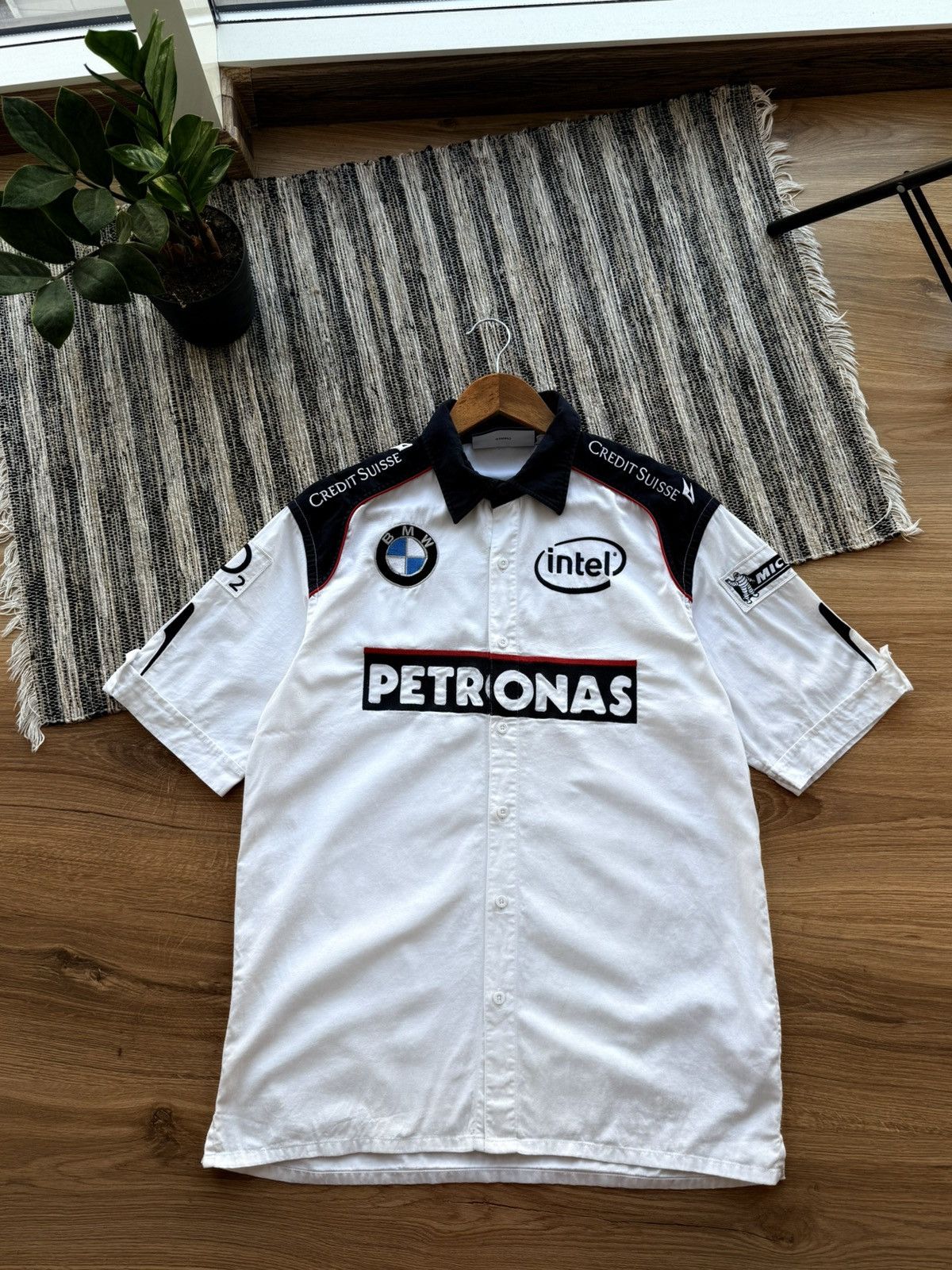 BMW Sauber F1 Team Mens Racing Shirt Petronas SS Button Up