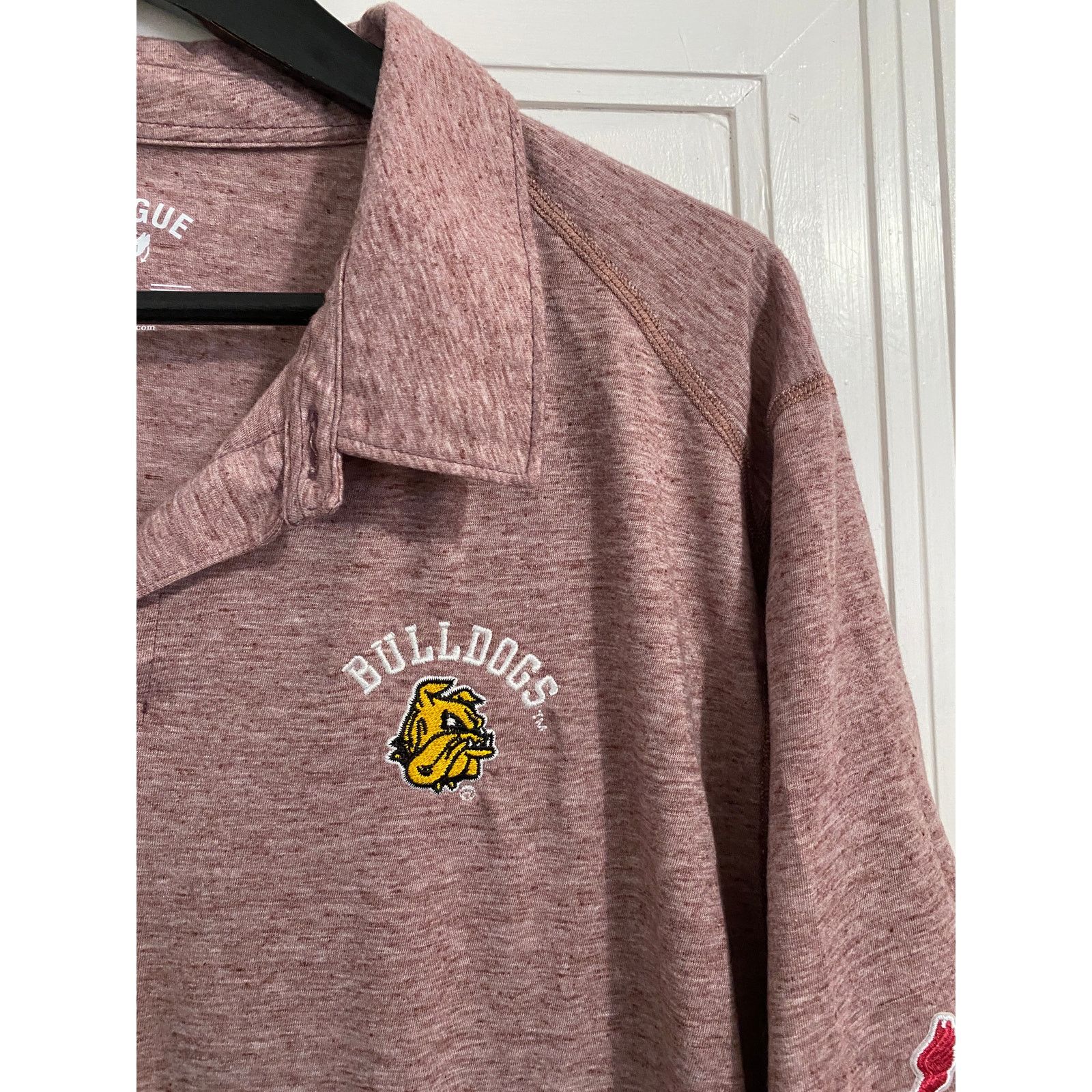 NCAA UMD Bulldogs Dusty Red Golf Polo Men's Size XL Size US XL / EU 56 / 4 - 2 Thumbnail