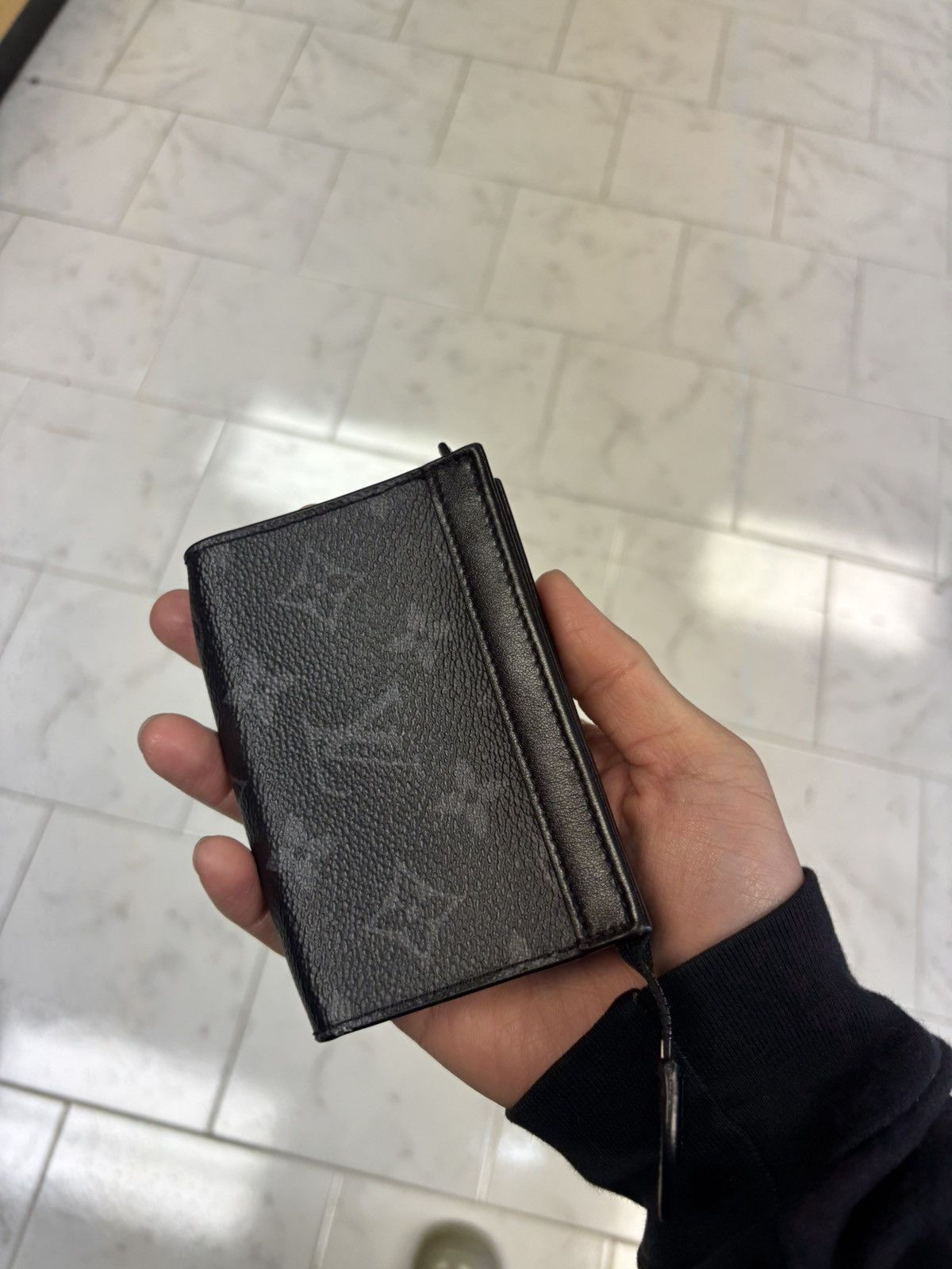 Louis Vuitton Louis Vuitton Monogram Eclipse Key Pouch Size ONE SIZE - 1 Thumbnail