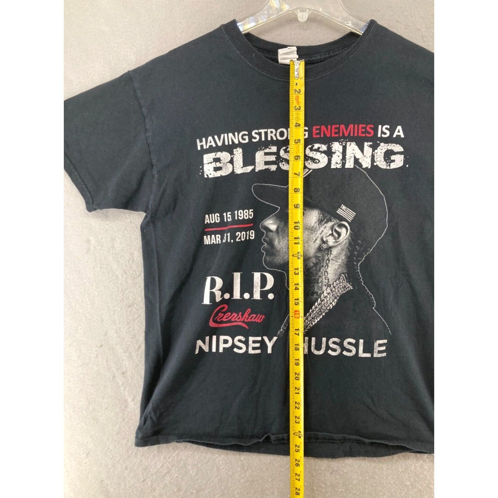 Gildan VINTAGE The Crenshaw Nipsey Hussle Mens Tee L Black RIP 90s Music Quotes Shirt Mens Large Black Size US L / EU 52-54 / 3 - 4 Thumbnail