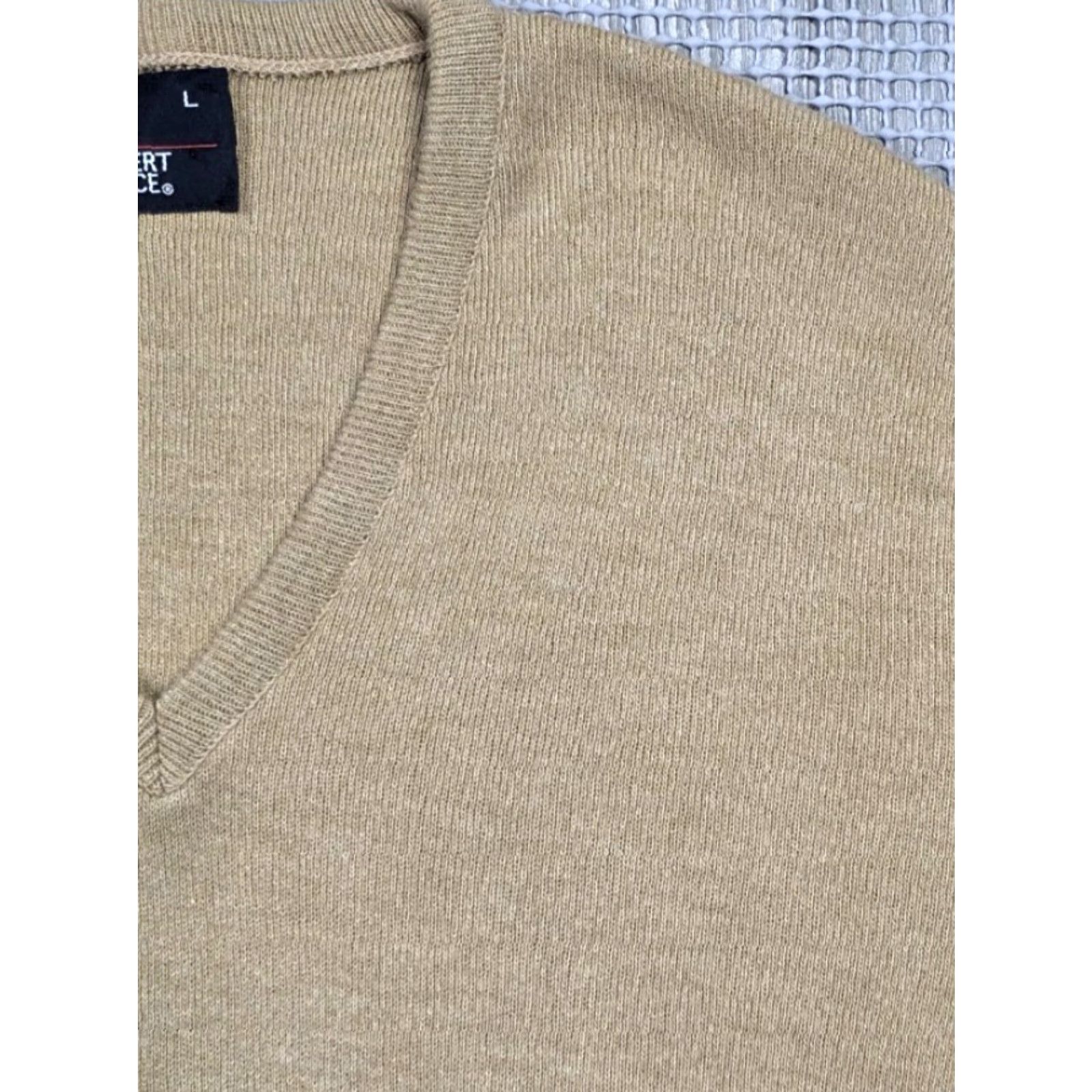 Vintage VINTAGE Robert Bruce Sweater Mens L Beige Orlon Acrylic V-Neck Union Made in USA Size US L / EU 52-54 / 3 - 3 Thumbnail