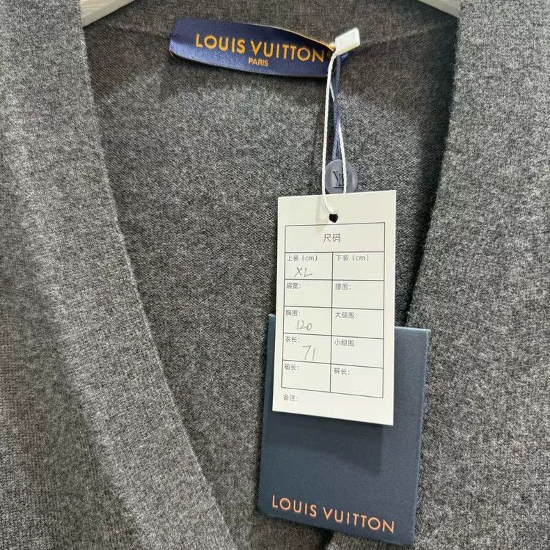 Louis Vuitton Louis Vuitton 23 New Wool Cardigan with Full Logo on Cuff Size US XL / EU 56 / 4 - 2 Thumbnail