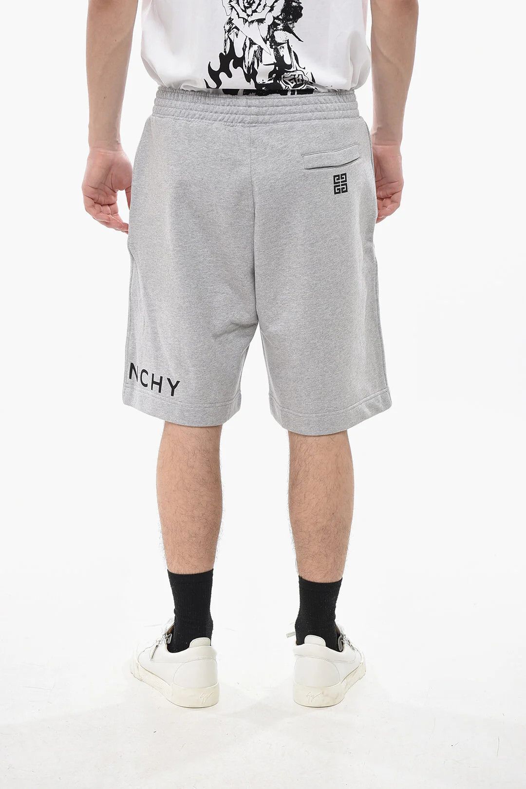 Givenchy og1mm0326 Solid Fleece Short in Grey Size US 36 / EU 52 - 2 Thumbnail
