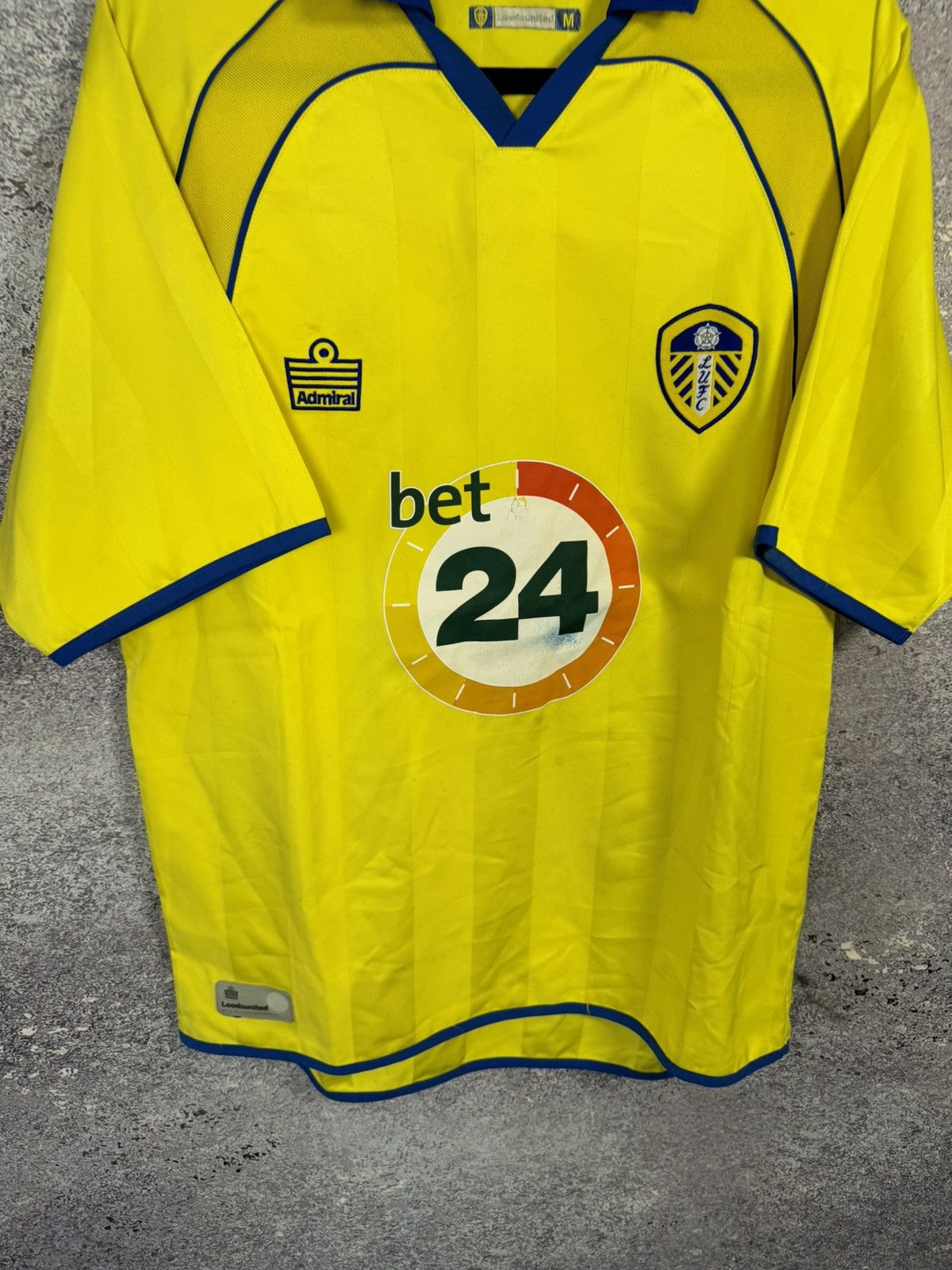 Vintage Vintage Leeds United 2006/07 Admiral Soccer Jersey M size Size US M / EU 48-50 / 2 - 4 Thumbnail