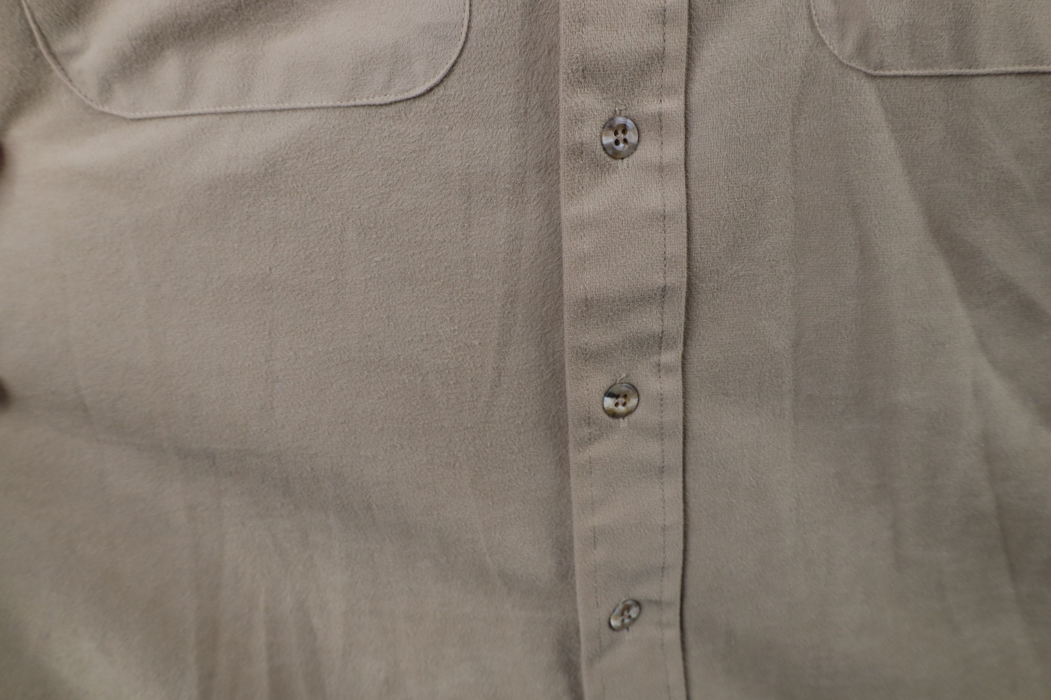 Vintage Vintage 70s Streetwear Cloth Collared Button Shirt Beige Size US L / EU 52-54 / 3 - 5 Thumbnail