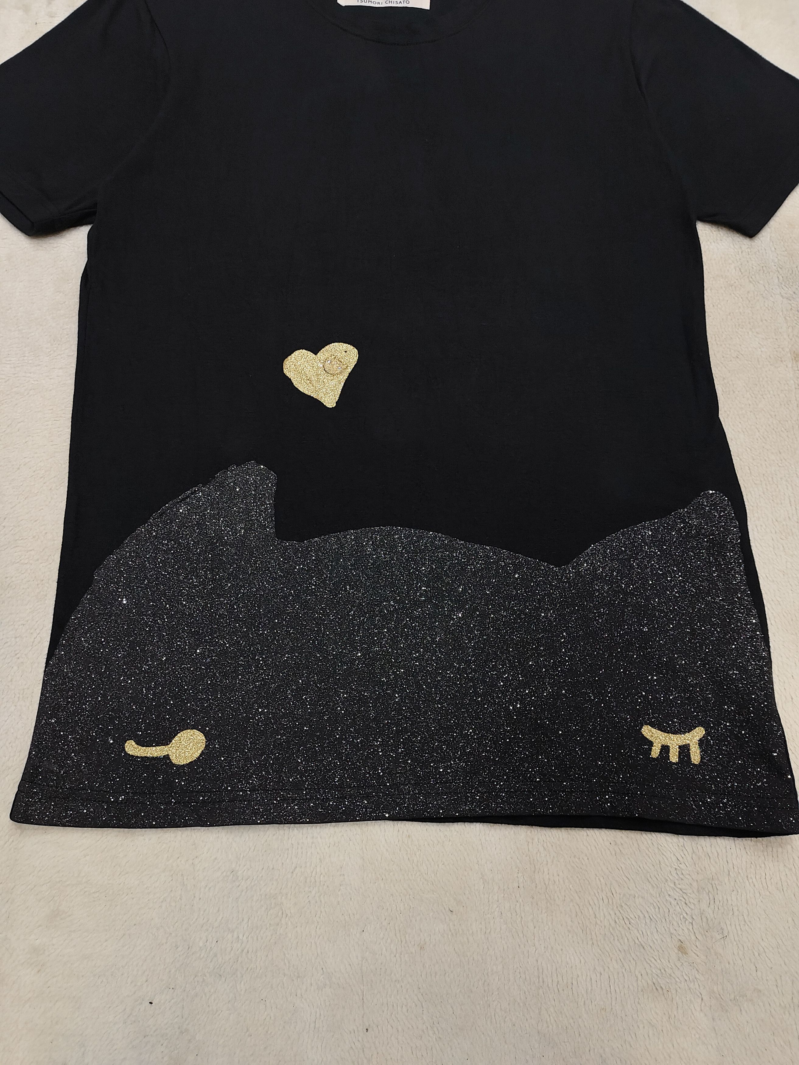 Tsumori Chisato DOPE🔥Tsumori Chisato🇯🇵 Cats Metalik Print Graphic Tshirt Size M / US 6-8 / IT 42-44 - 2 Thumbnail