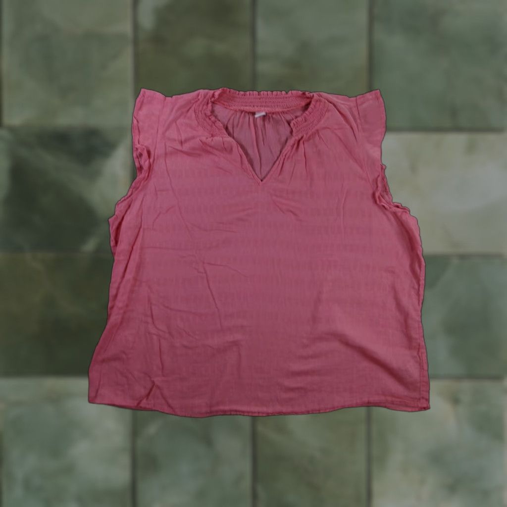 Old Navy Old Navy Blouse Shirt Women XL Pink Smocked Ruffle Cap Sleeve V-Neck Bohemian Casual Size XL / US 12-14 / IT 48-50 - 1 Thumbnail