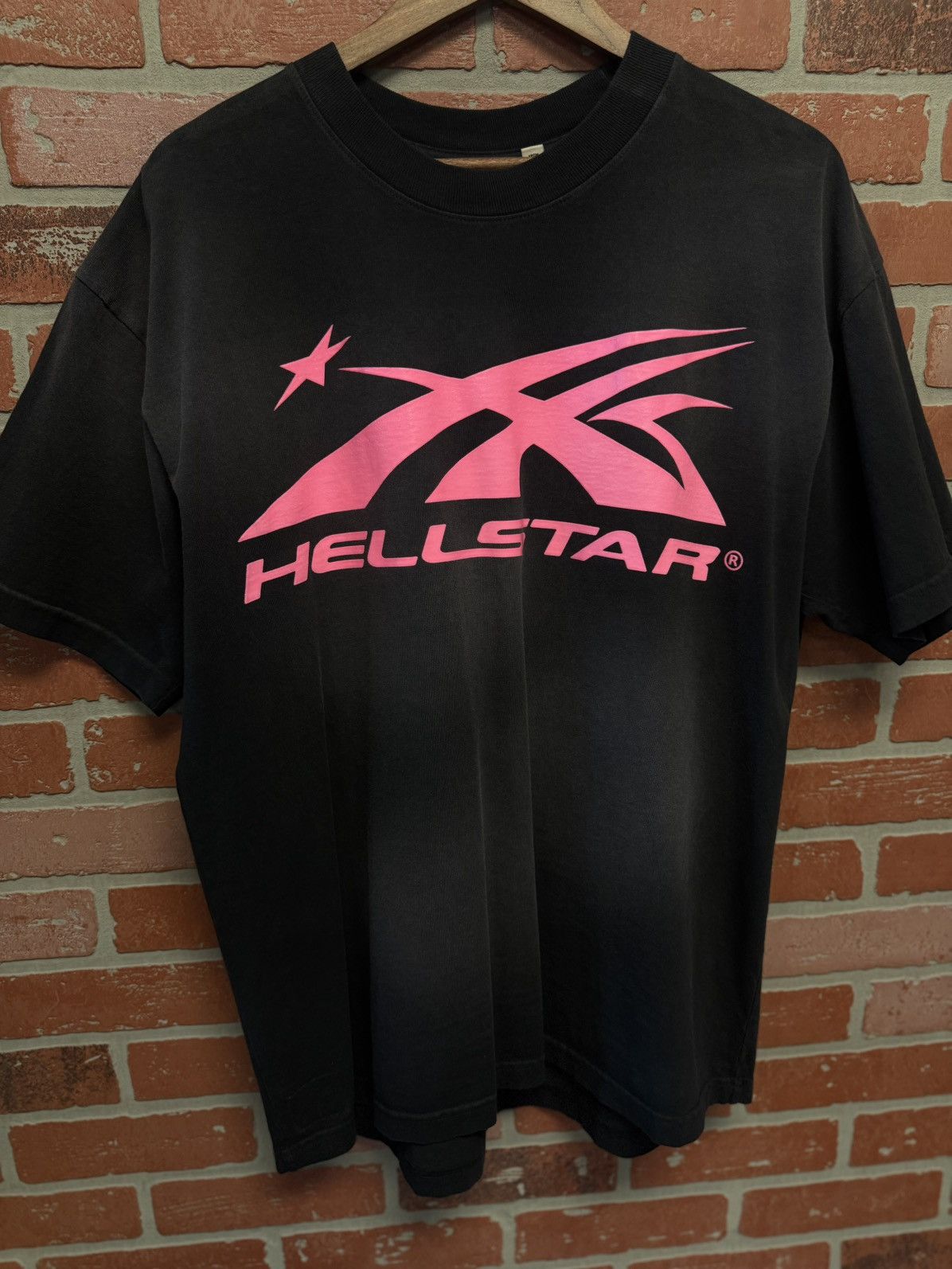 HELLSTAR Hellstar Black Pink Logo Tee Shirt 100% Authentic Size M Size US M / EU 48-50 / 2 - 1 Thumbnail