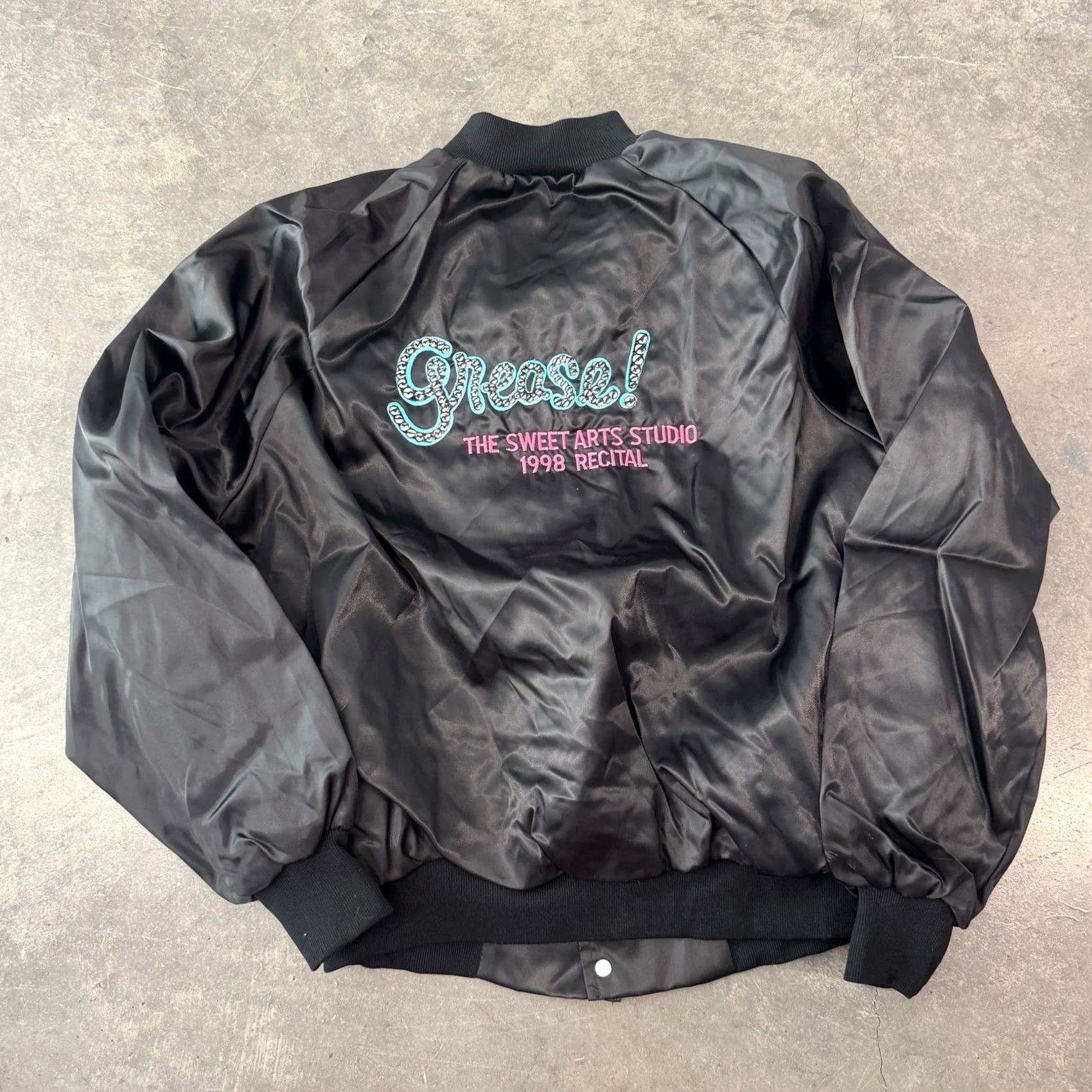 Vintage VINTAGE Y2K 1998 Grease The Sweet Arts Studio Faux Satin Bomber Jacket Black M Women Shirt/Bomber Jacket Mens Womens Girls Size M / US 6-8 / IT 42-44 - 2 Thumbnail