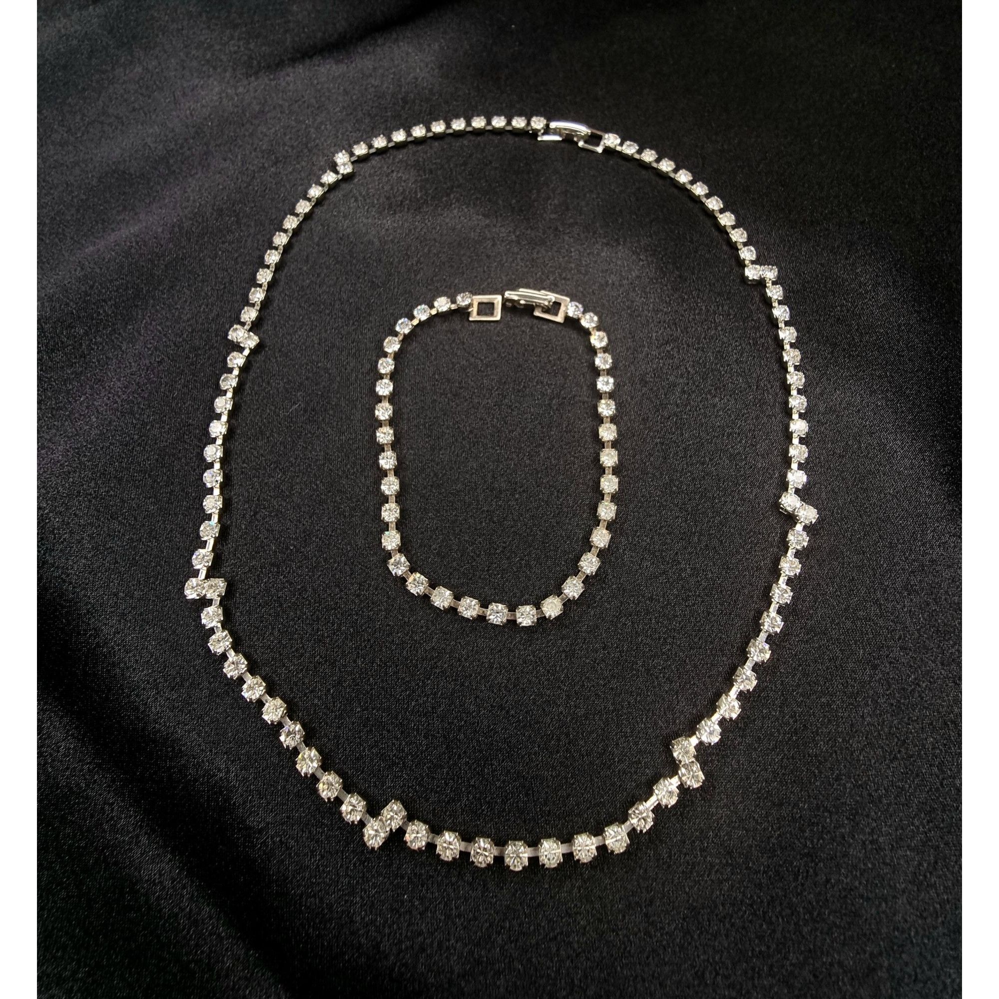 Vintage Rare Find Vintage Rhinestone Necklace & Bracelet Set With Si Size ONE SIZE - 4 Thumbnail