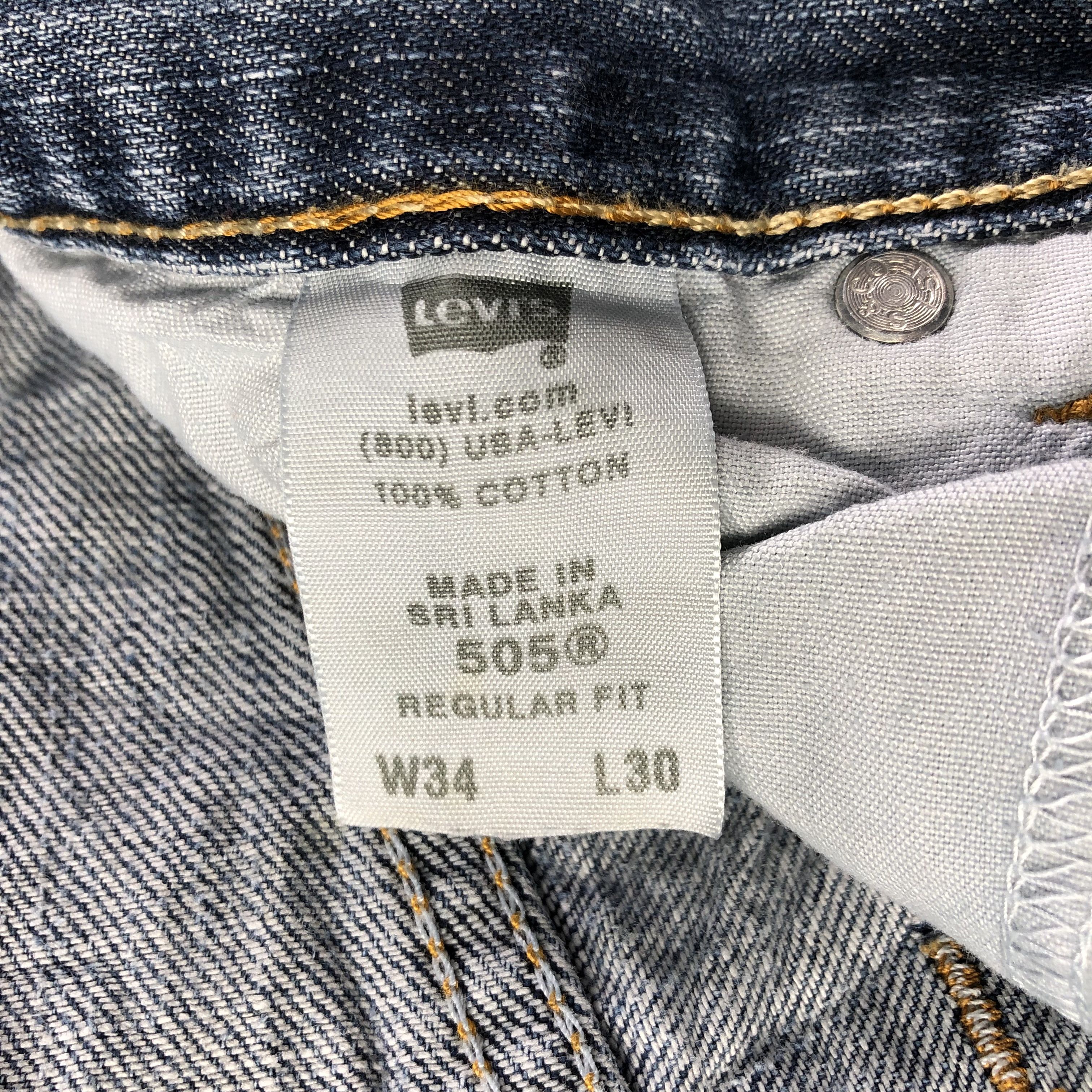Levi's Vintage Levis 505 Jeans-J3339 Size US 35 - 14 Thumbnail