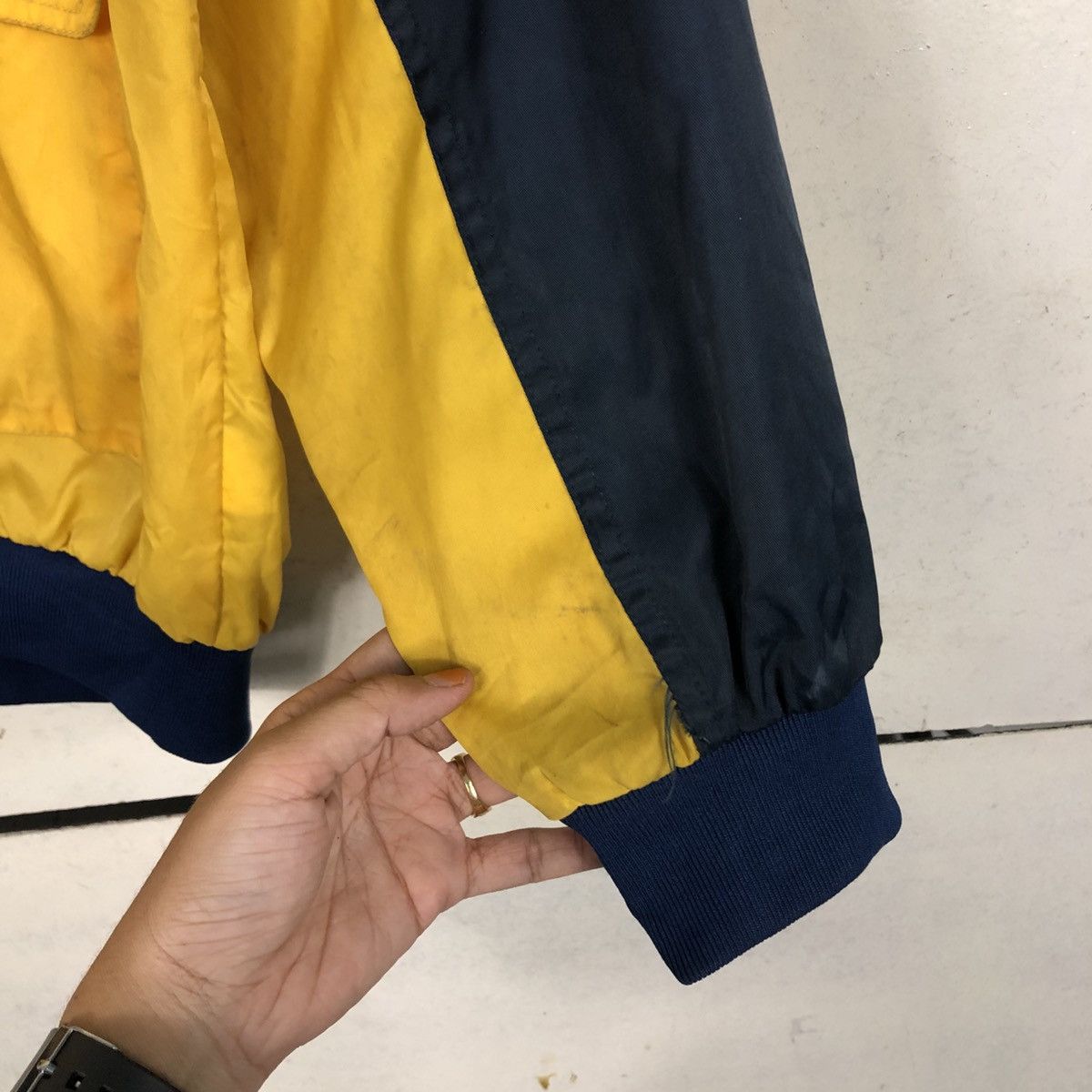 Benetton 📌Vintage Bomber Jacket Benetton Formula 1 Racing Team Logo Size US M / EU 48-50 / 2 - 18 Thumbnail