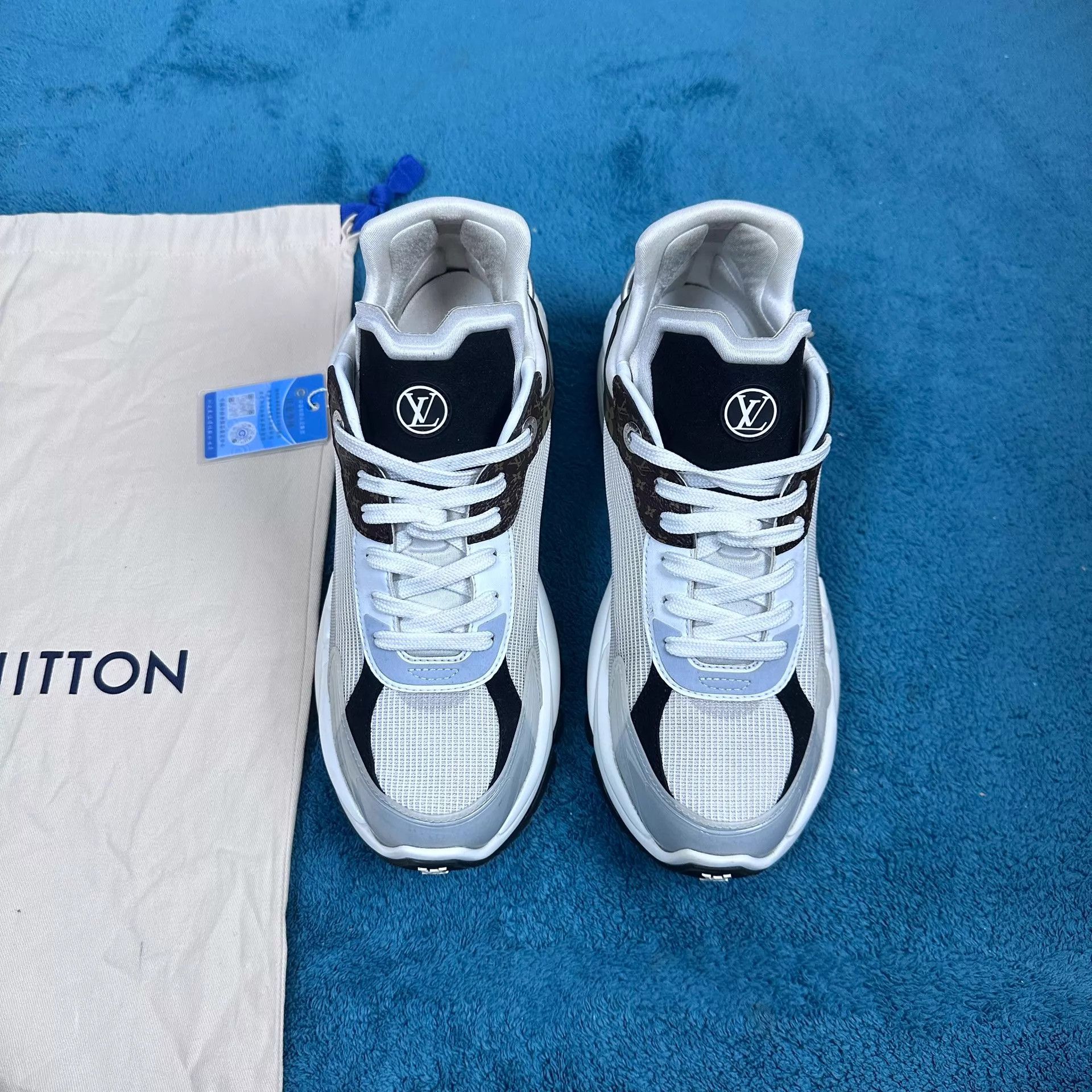 Louis Vuitton LV Run55 Low-Top Sneaker White & Brown Size 39 Size US 8.5 / IT 38.5 - 1 Thumbnail