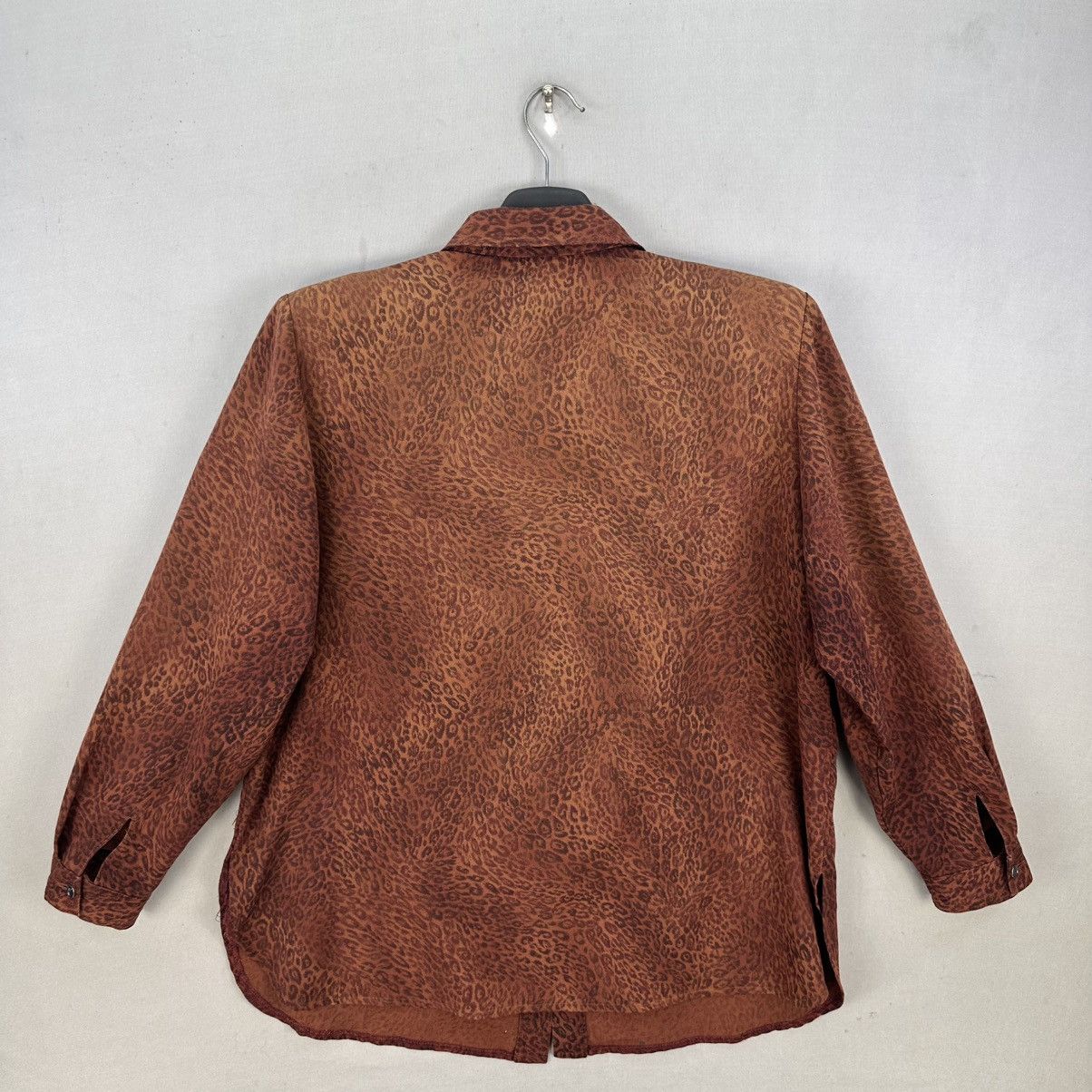 Japanese Brand Vintage 80's Leopard Shirt Flap Pocket by Chenier Faminine Size M / US 6-8 / IT 42-44 - 4 Thumbnail