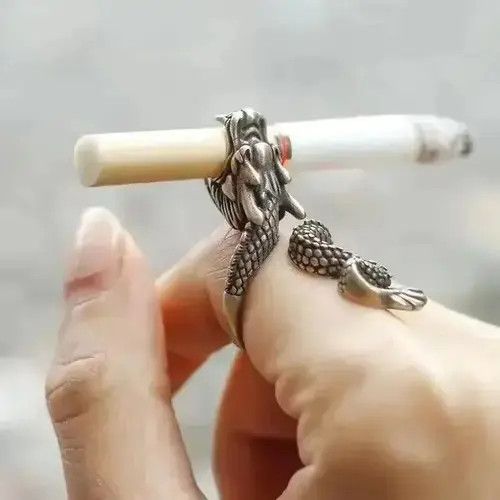 Jewelry x Vintage Dragon Cigarette Holder Ring in Gold, Men's