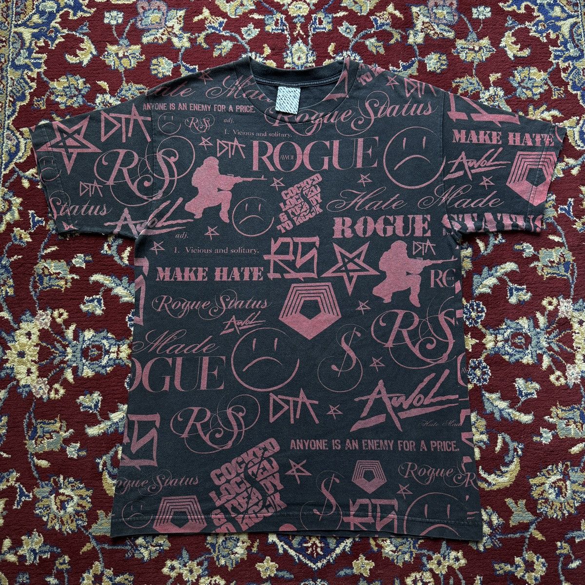 Rogue Status Vintage 2000s Rogue Status Gun show All Logo AOP y2k tee Size US M / EU 48-50 / 2 - 1 Thumbnail