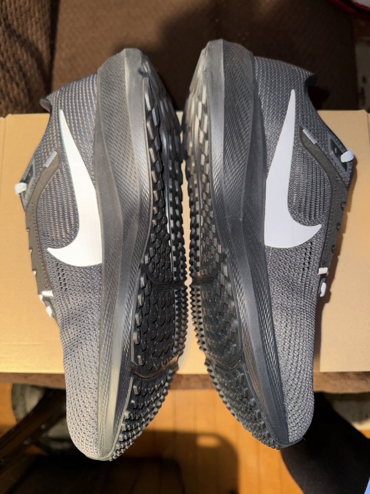 Nike Nike Air Zoom Pegasus 40 NFL “Las Vegas Raiders” New in Box! Size US 8.5 / EU 41-42 - 9 Thumbnail