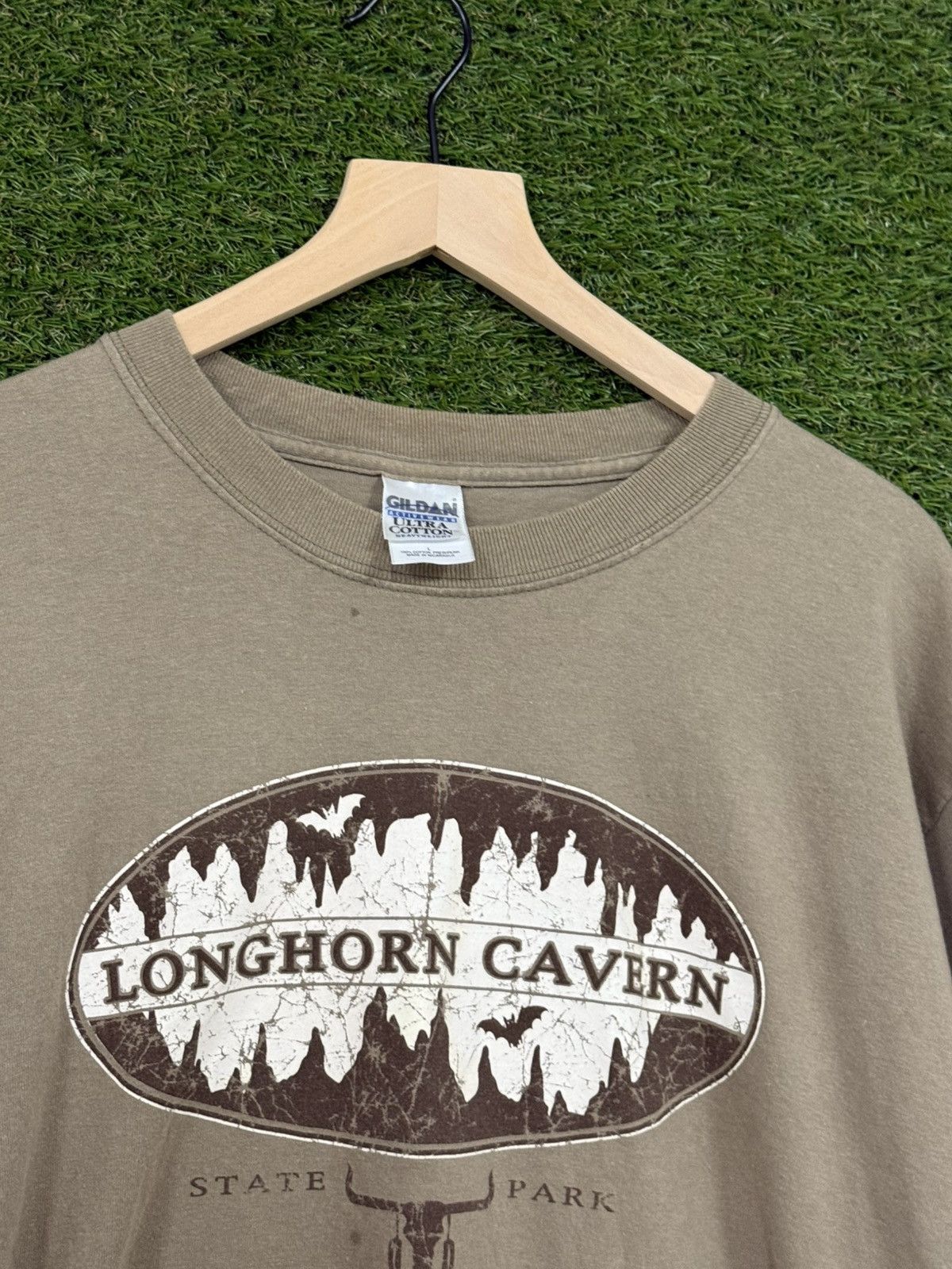 Vintage Vintage Gildan Beige Longhorn Cave Texas UT University Large Size US L / EU 52-54 / 3 - 2 Thumbnail