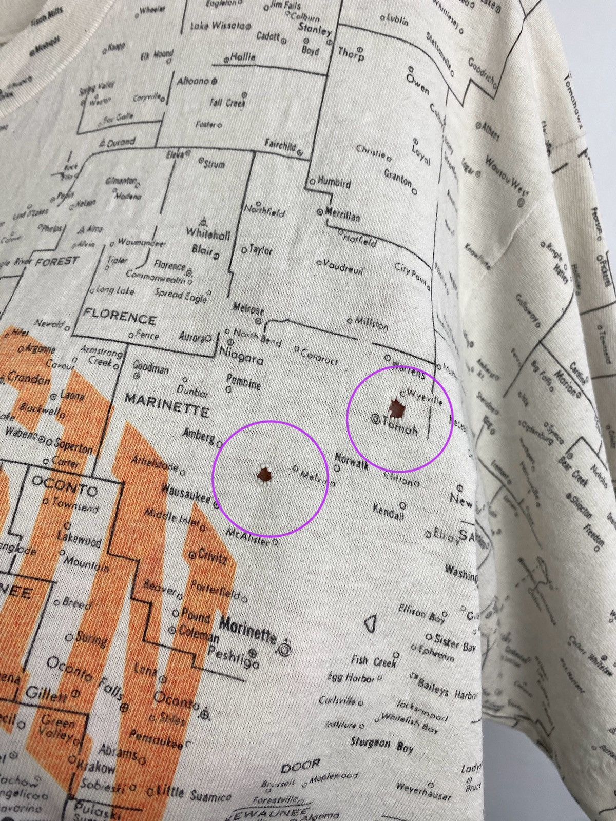 Fruit Of The Loom 🇺🇸 Vintage 90s Wisconsin All Over Print Graphic T-Shirt Rare Size US XL / EU 56 / 4 - 10 Thumbnail