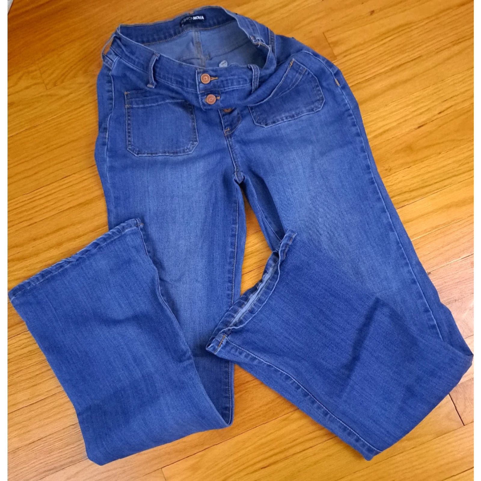 Fashion Nova Fashion Nova Jeans Woman Flared Denim Button Fly 26 in 30 in Blue 11/30 Regular Women’s Size 32" / US 10 / IT 46 - 4 Thumbnail