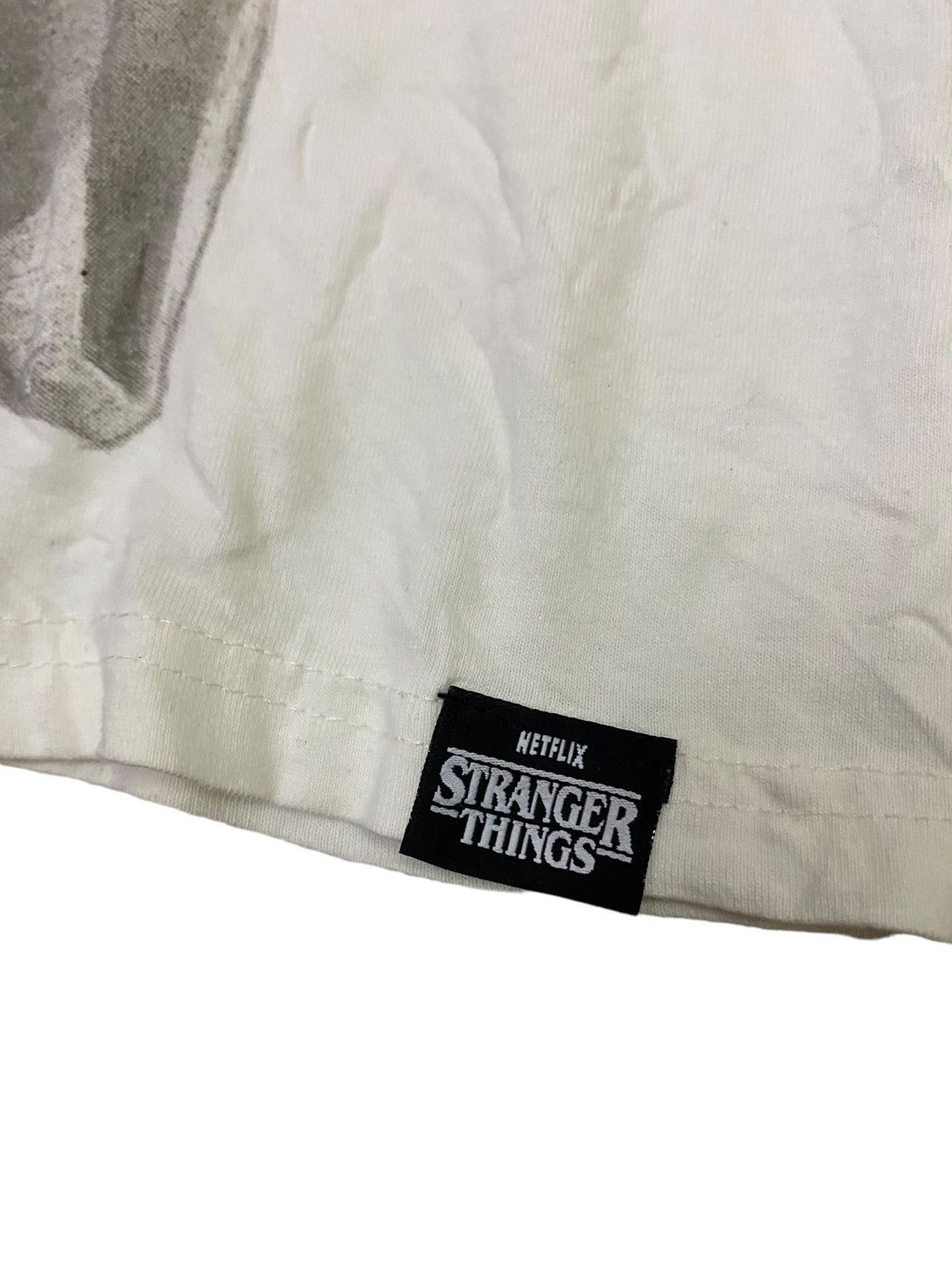 Pull & Bear Movie Netflix Stranger Things Shirt Size US M / EU 48-50 / 2 - 4 Thumbnail
