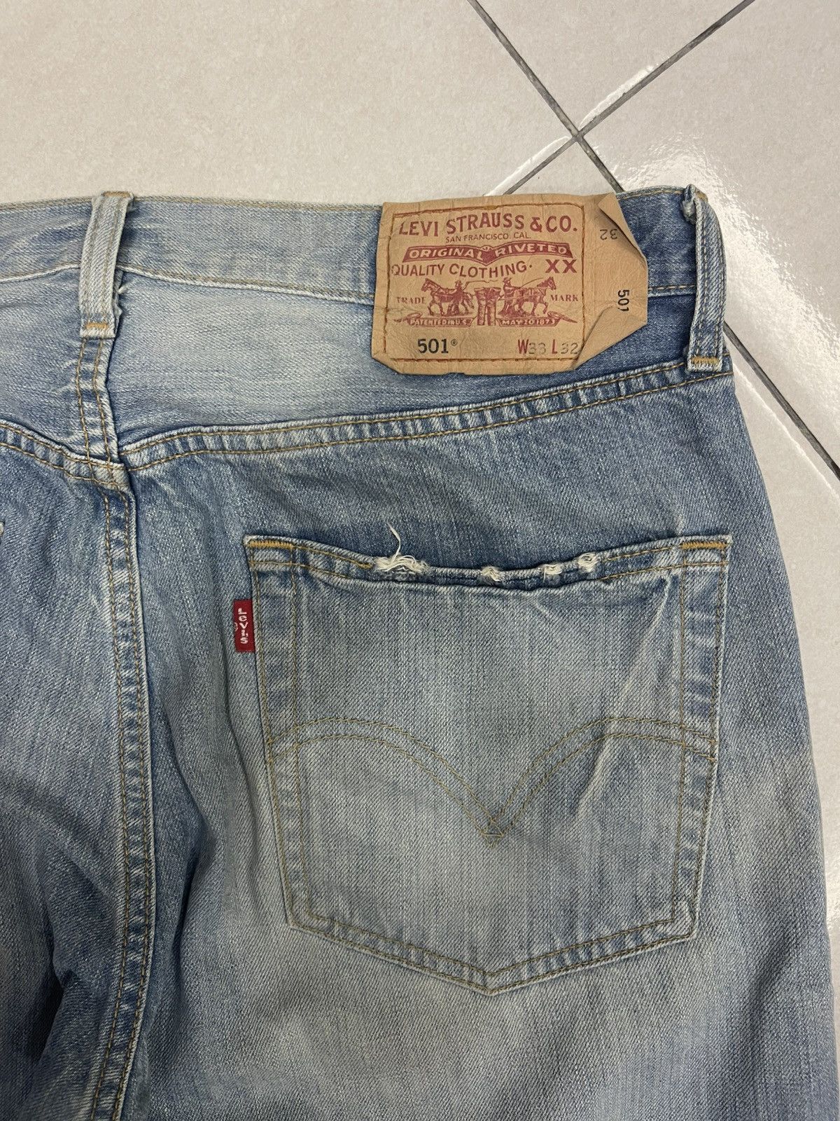 Levi's Vintage Levi's 501 Distressed Jeans |Light Wash | Button Fly Size US 33 - 11 Thumbnail