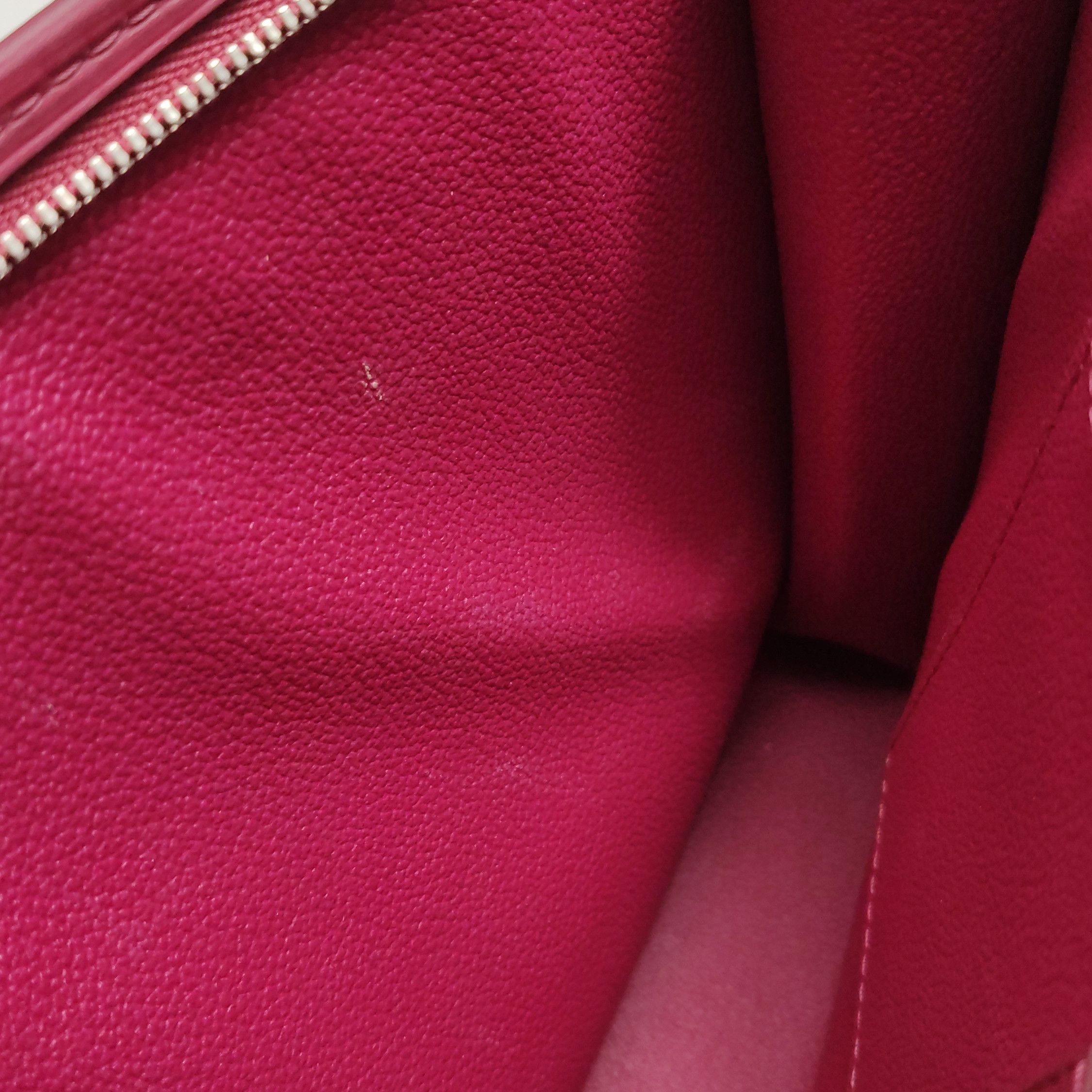 Louis Vuitton Louis Vuitton (LV) toiletry bag 26 cowhide solid color wate Size ONE SIZE - 7 Thumbnail