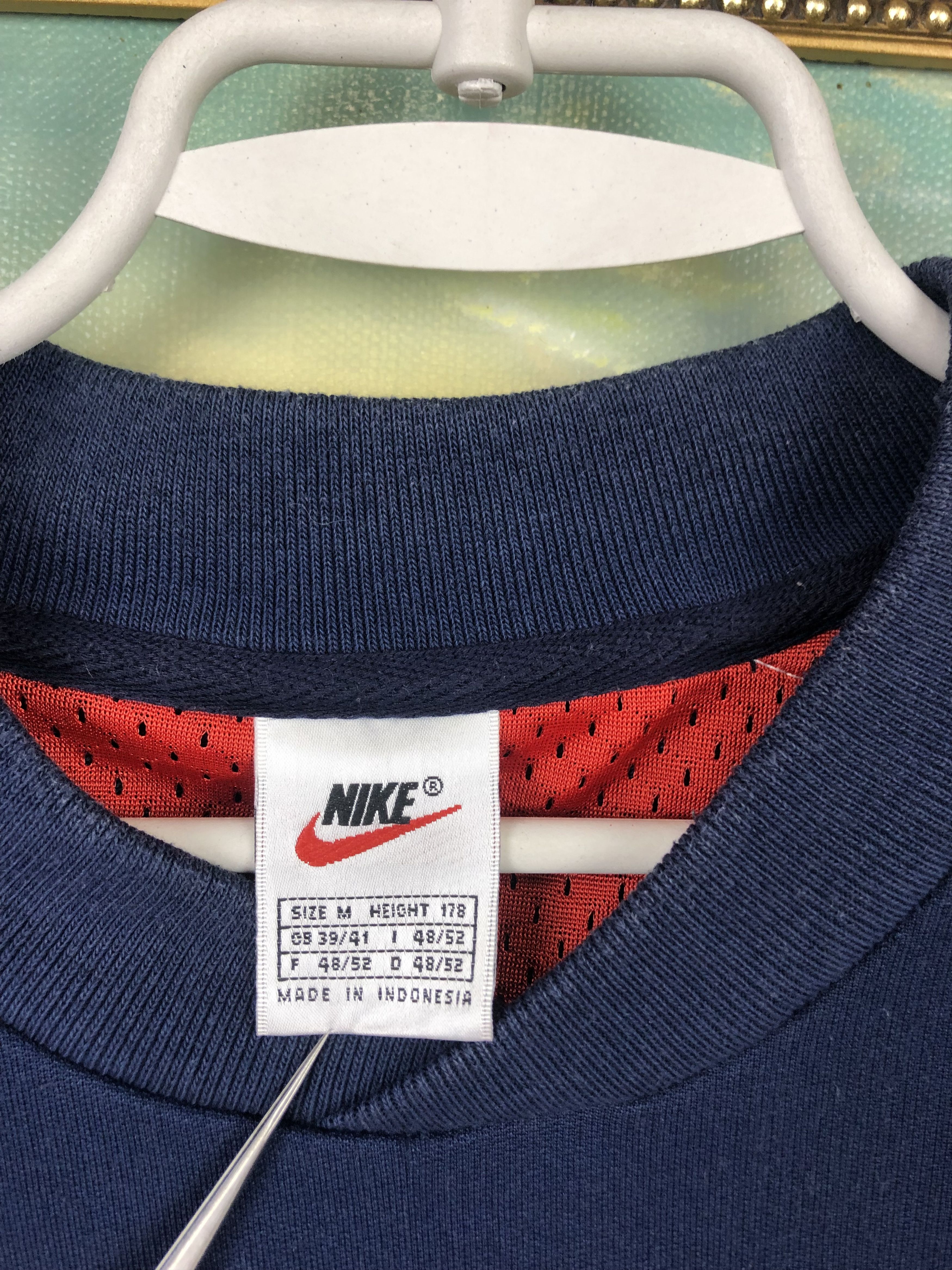 Nike Vintage Nike Swoosh Logo Sweatshirt Rare Hype Size US M / EU 48-50 / 2 - 7 Thumbnail